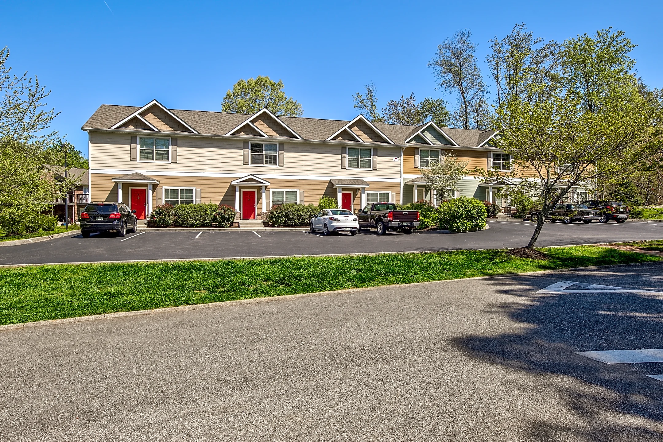 Raintree Apartments - 657 Rain Forest Road | Knoxville, TN for Rent | Rent.