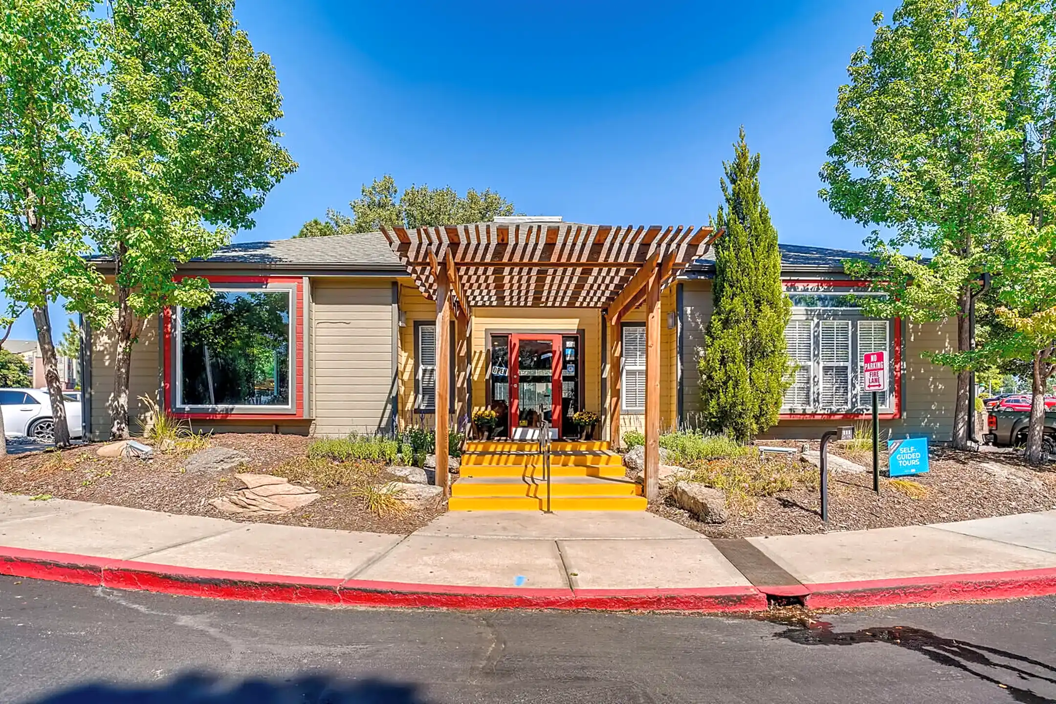 Loretto Heights Apartments Denver, CO 80236