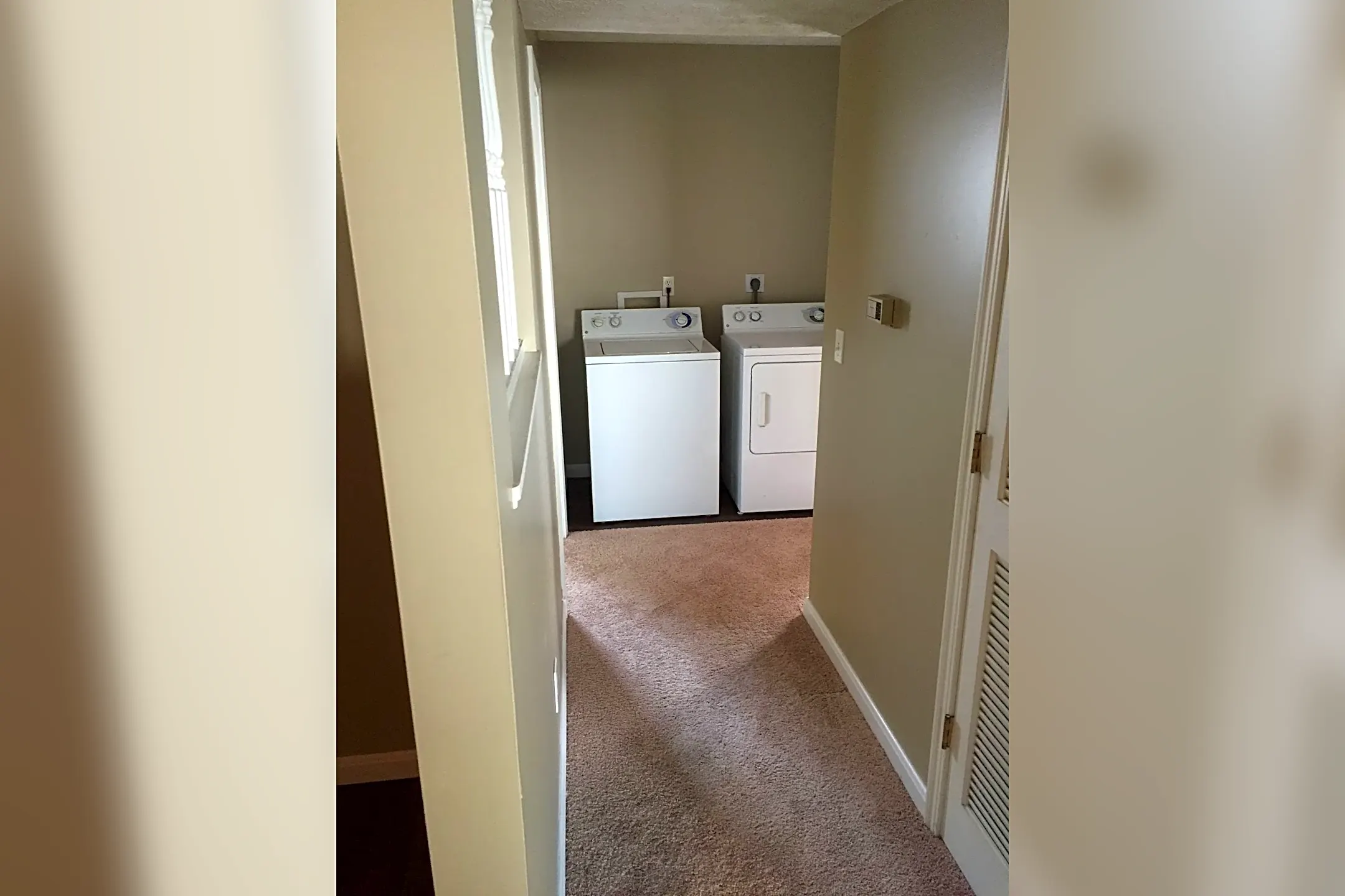 2469 3rd Ave Townhomes Huntington, WV 25703