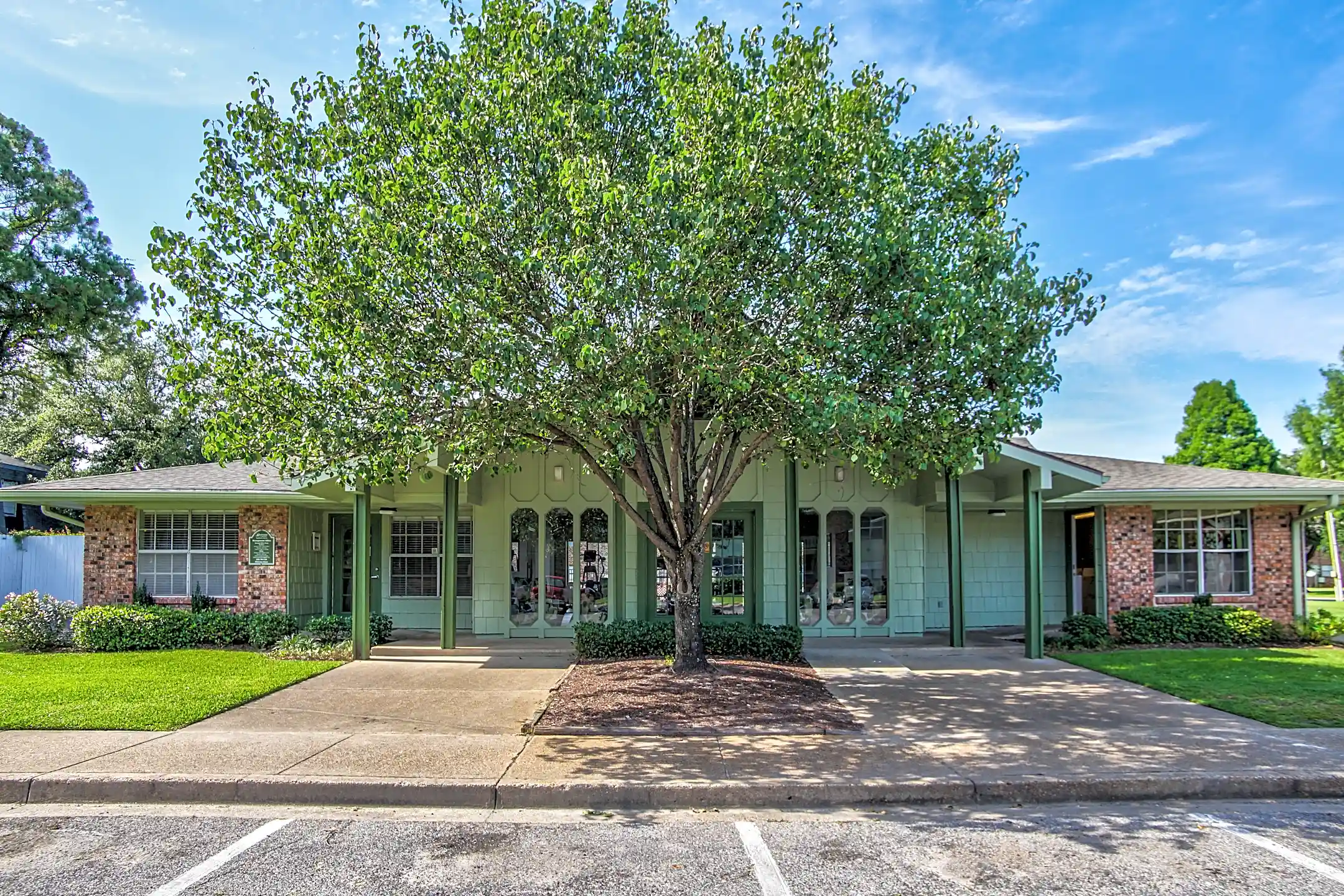 Bandywood Apartment Homes 5111 Orchard Ave Pascagoula, MS