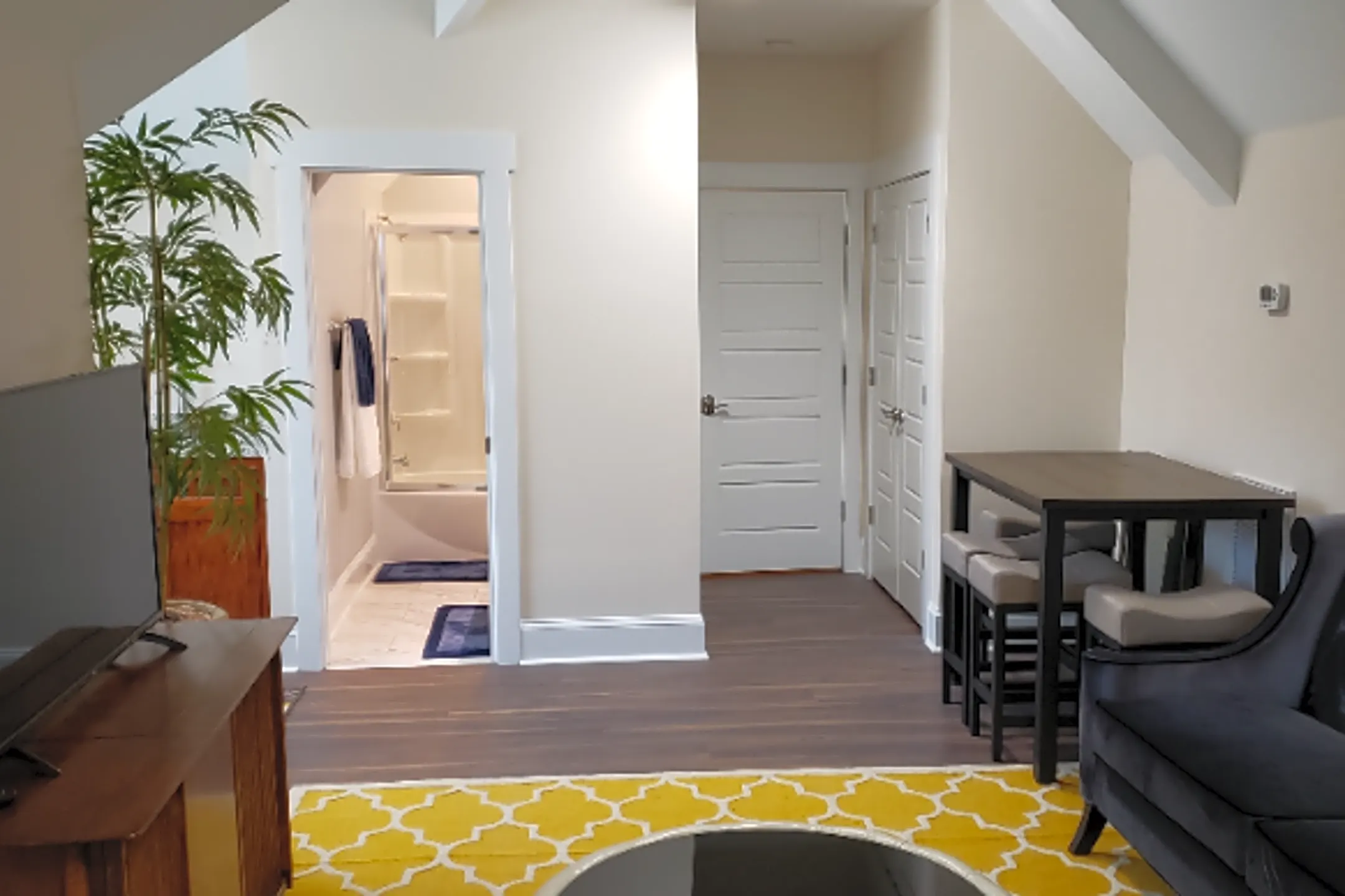 6305 Sharon Acres Rd Houses Charlotte, NC 28210