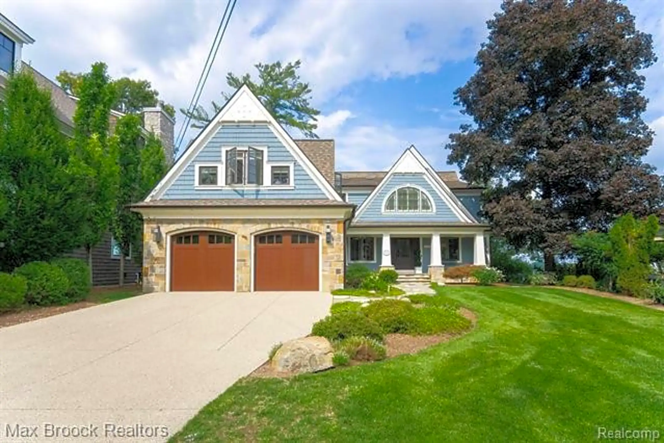 Building - 4858 Willow Ln - West Bloomfield, MI