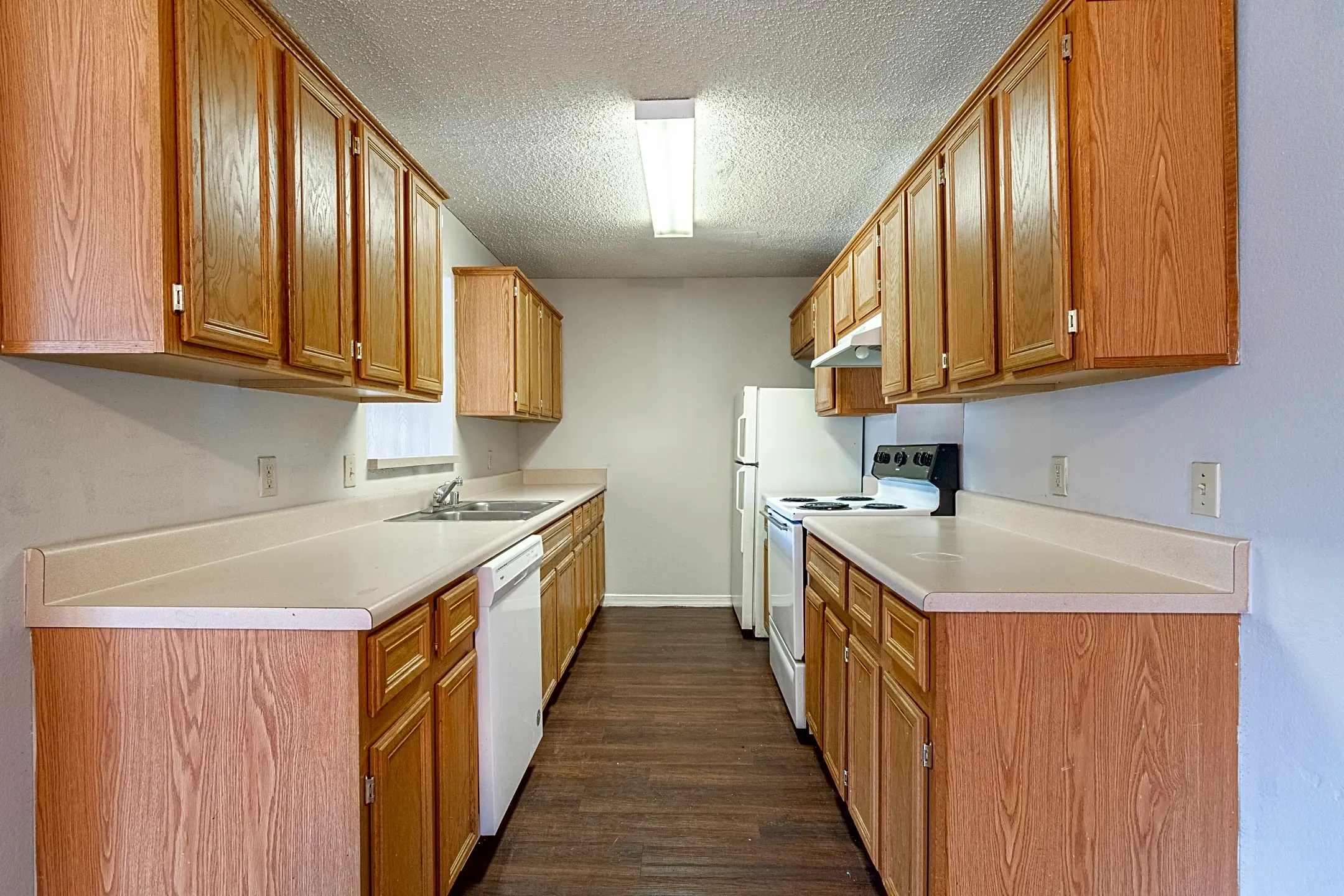 Kitchen - Addison Place Apartments - Fort Smith, AR
