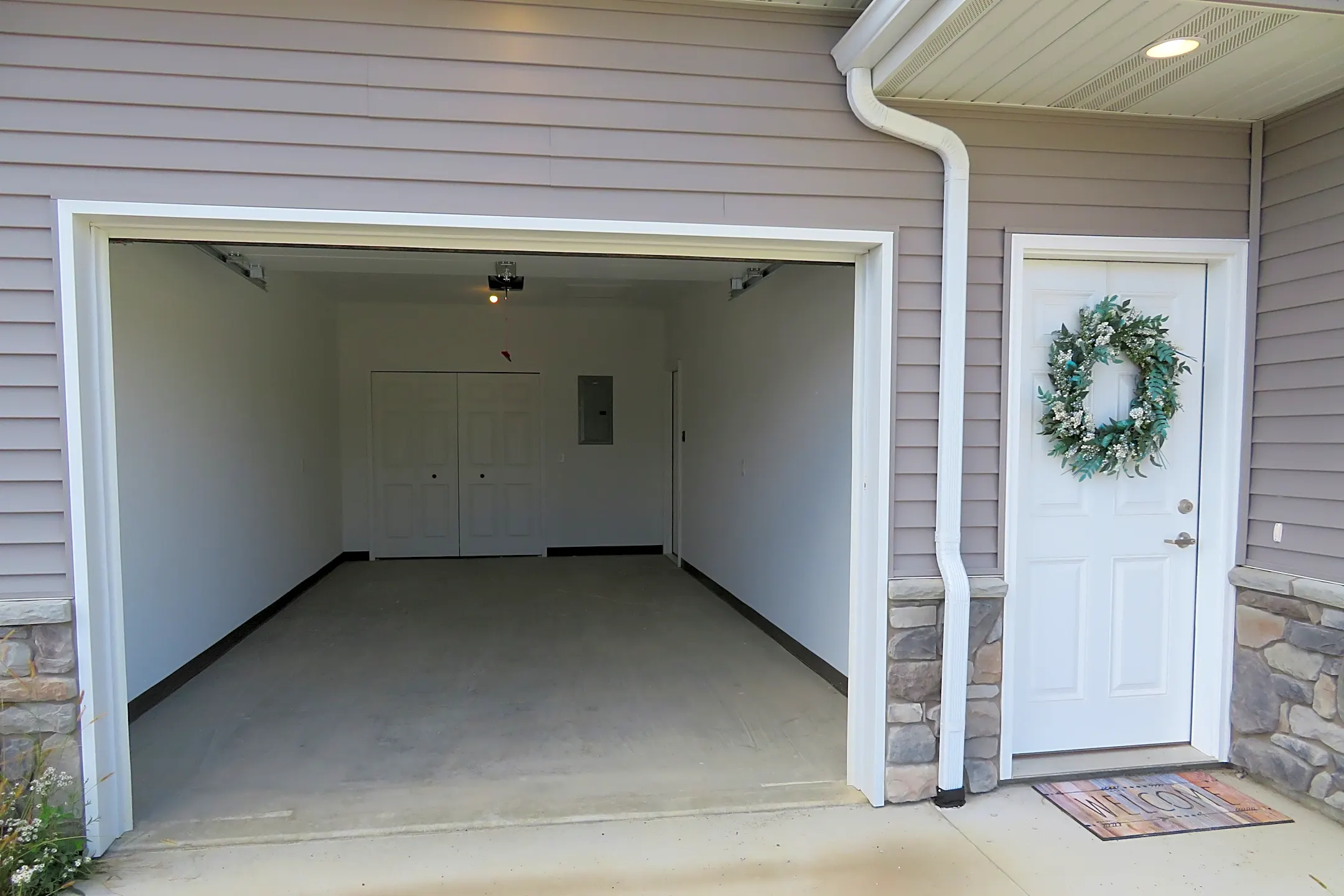 Summit Senior Communities Cardinal Circle Pendleton, IN Apartments