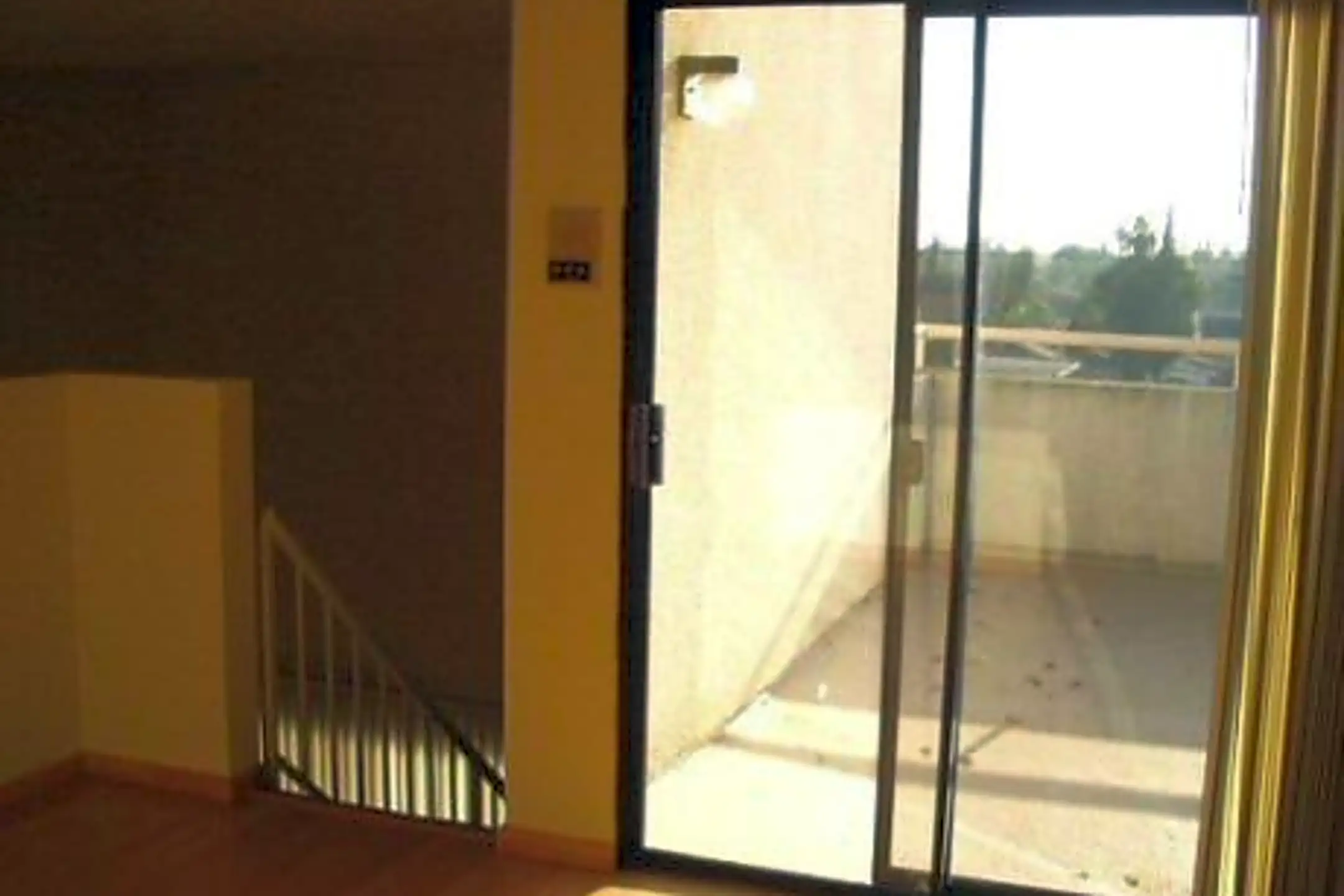 North Tower Apartments Van Nuys