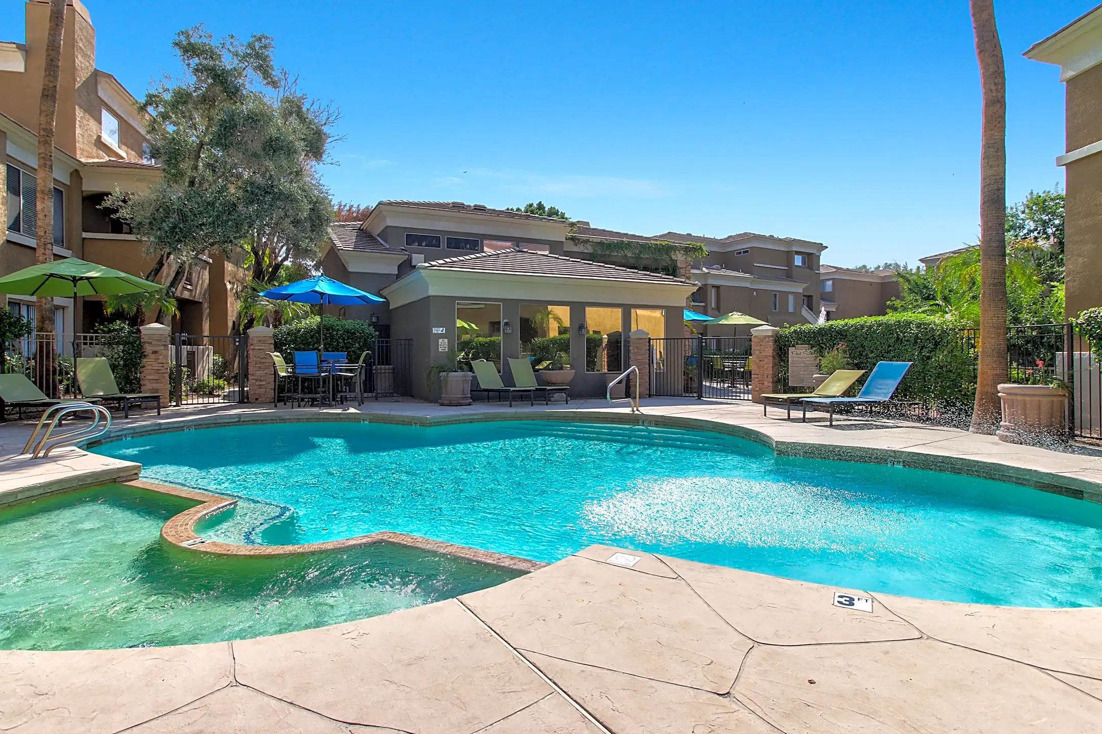 Pool - La Terraza At The Biltmore - Phoenix, AZ