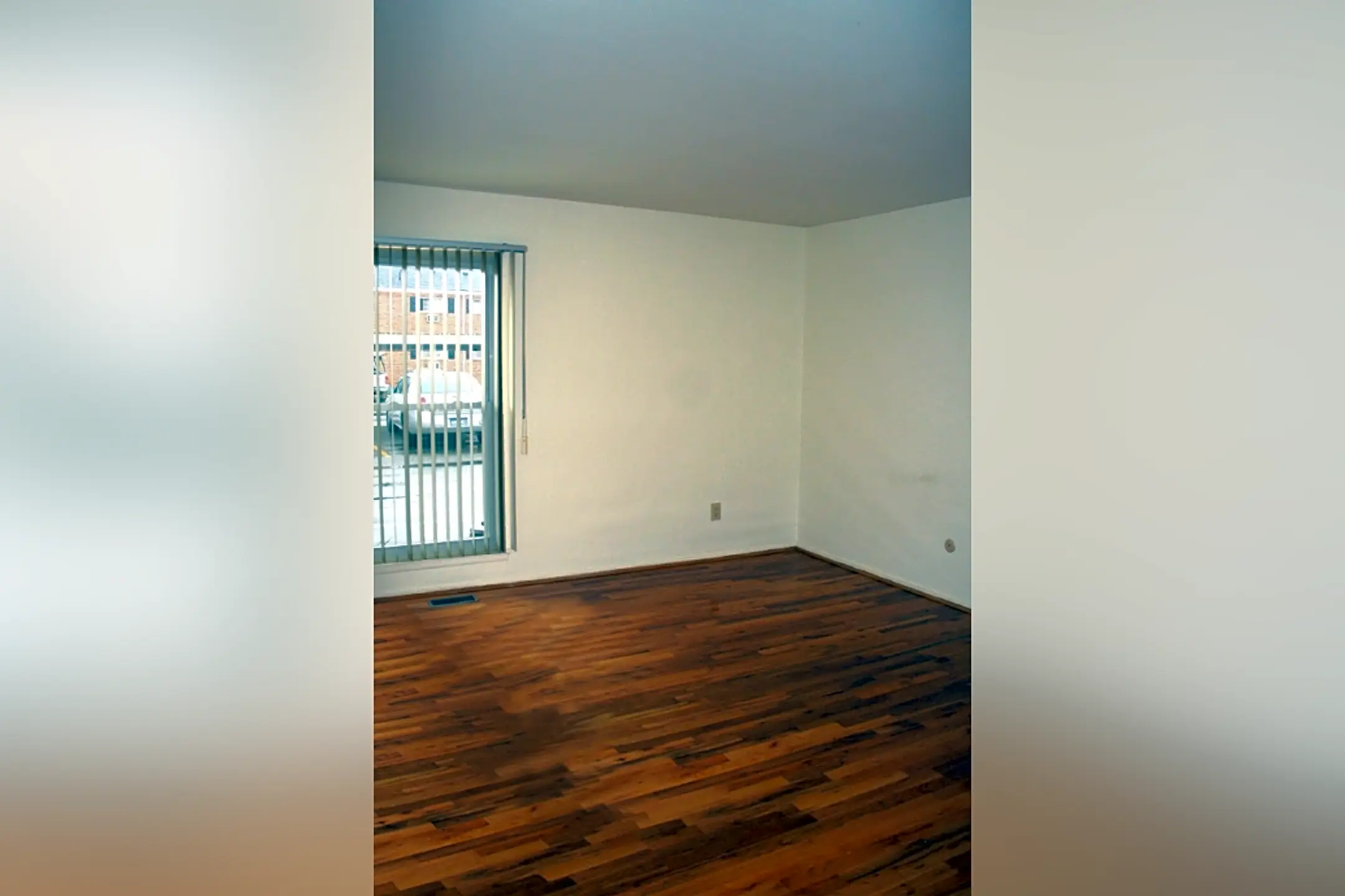 Amber's Mansfield Apartments Royal Oak, MI 48073