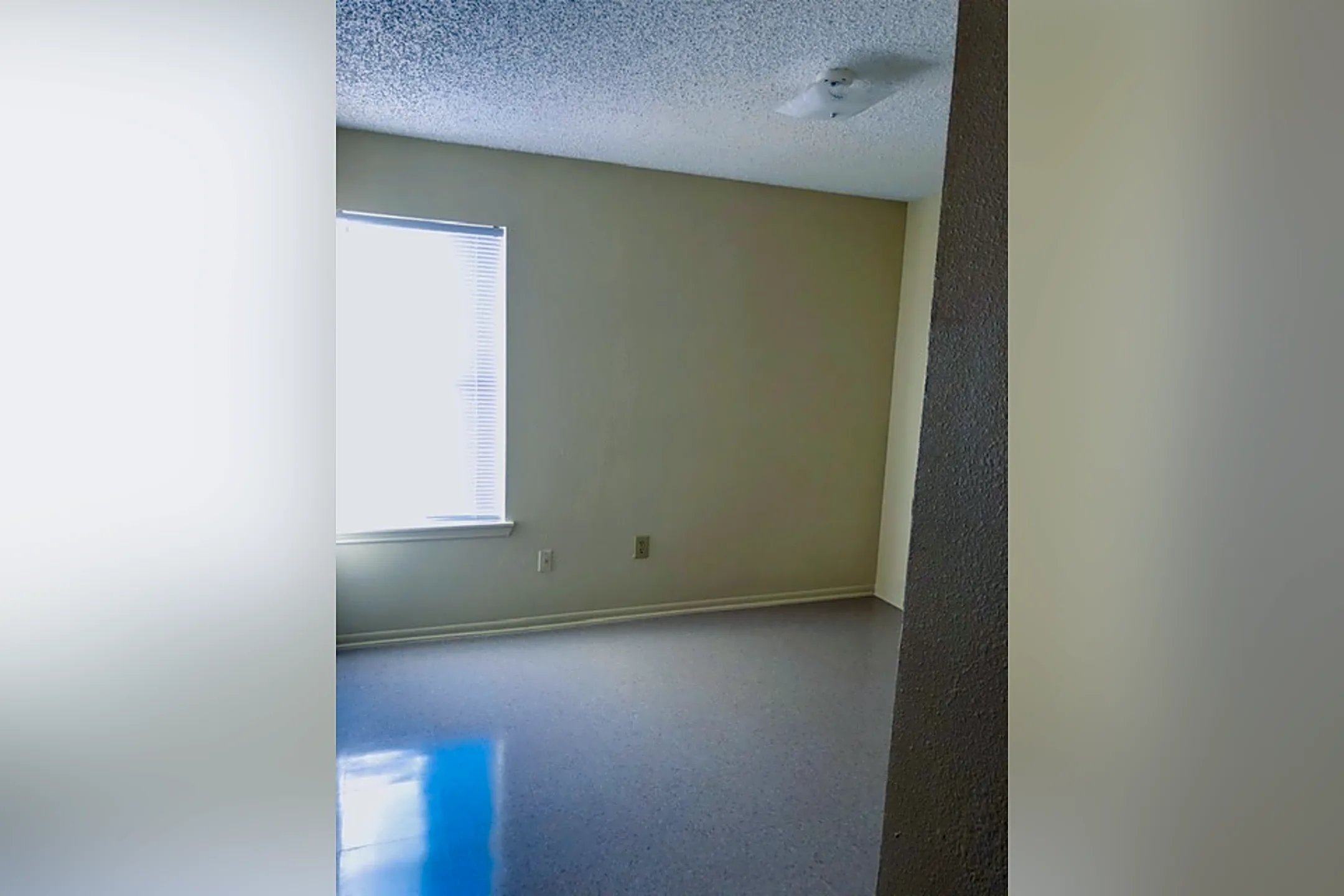 Westlake Plaza Apartments 1411 Clarence St Westlake, LA Apartments