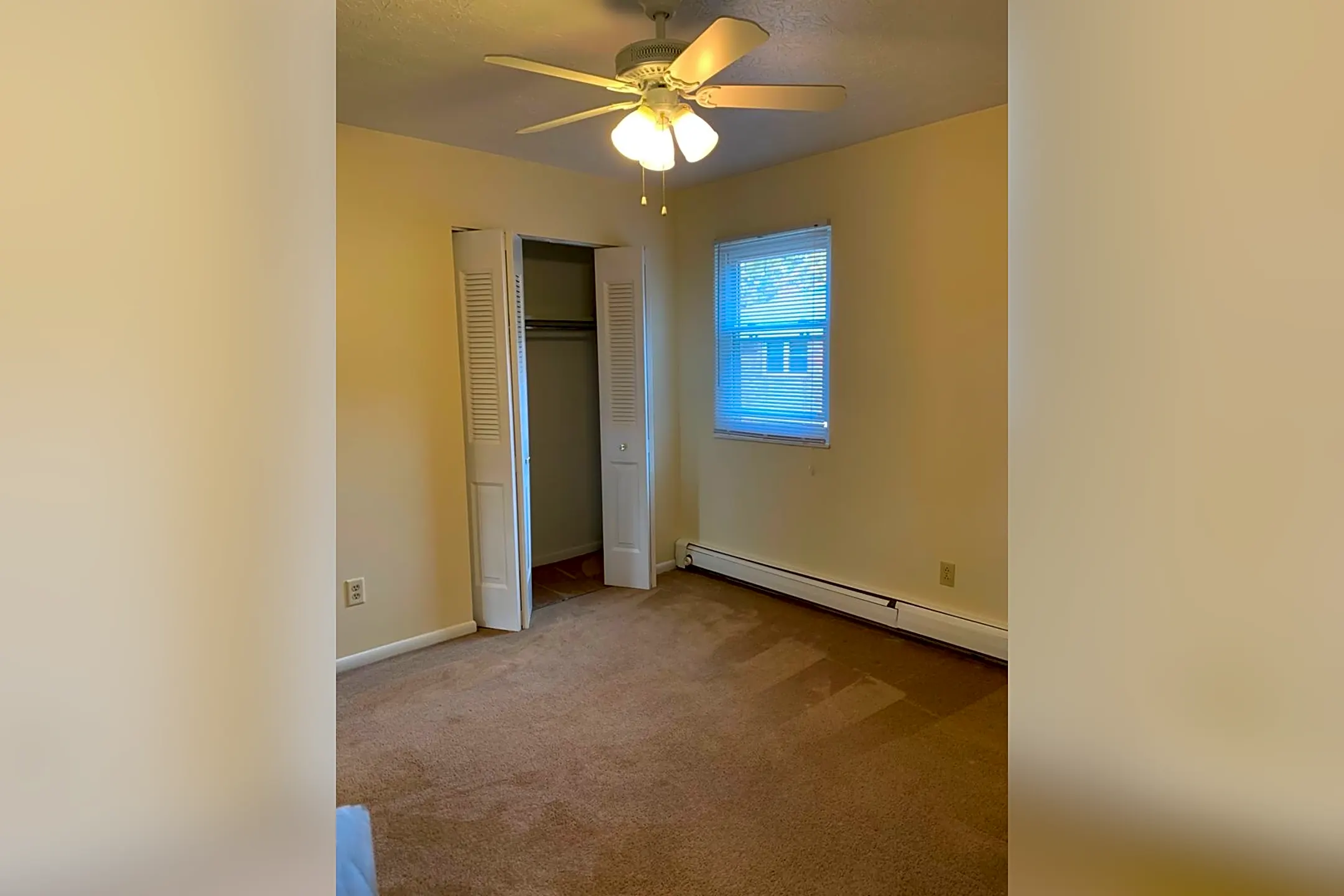 340 Maplewood Dr Houses Cortland, OH 44410