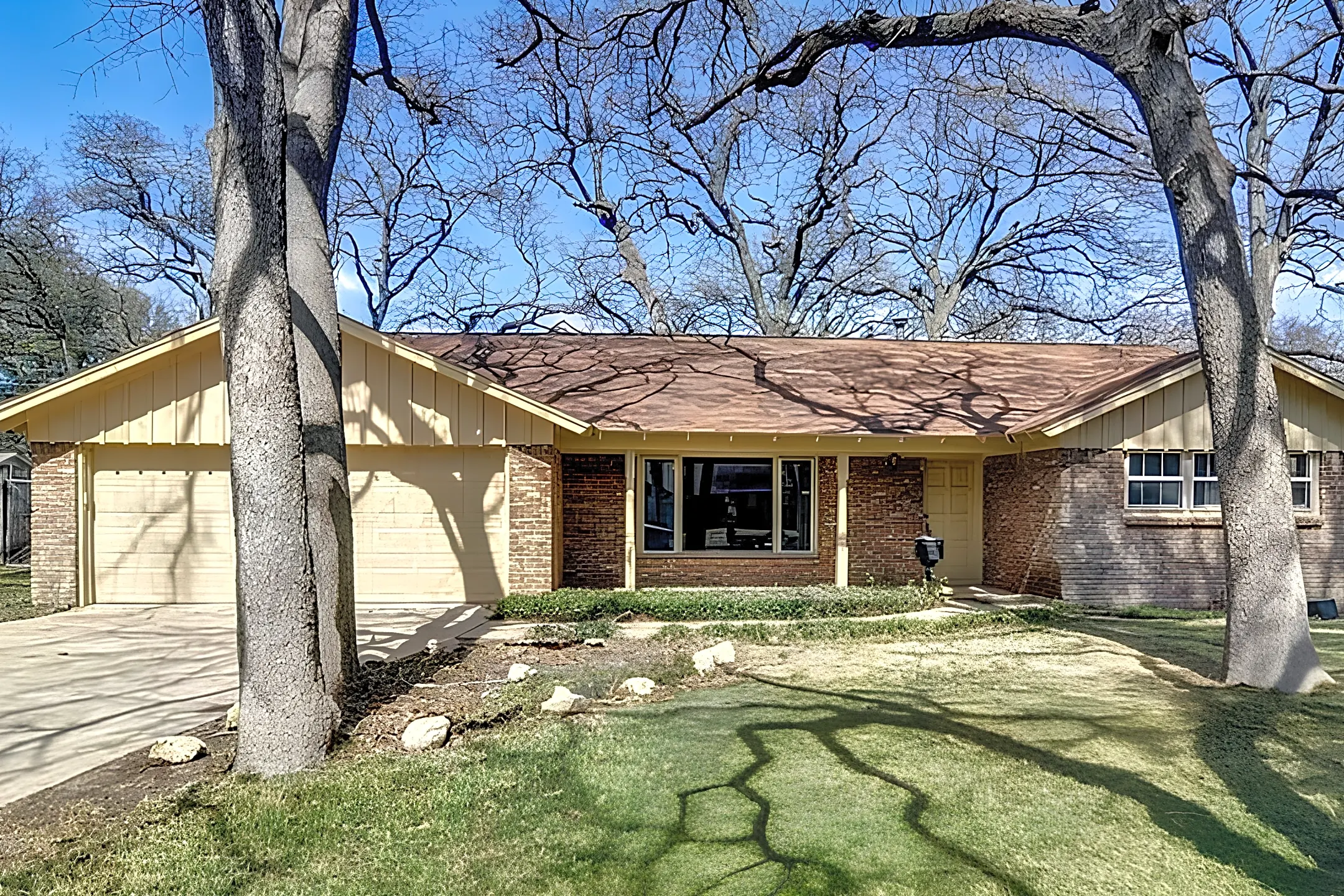 Building - Room For Rent - Fort Worth, TX