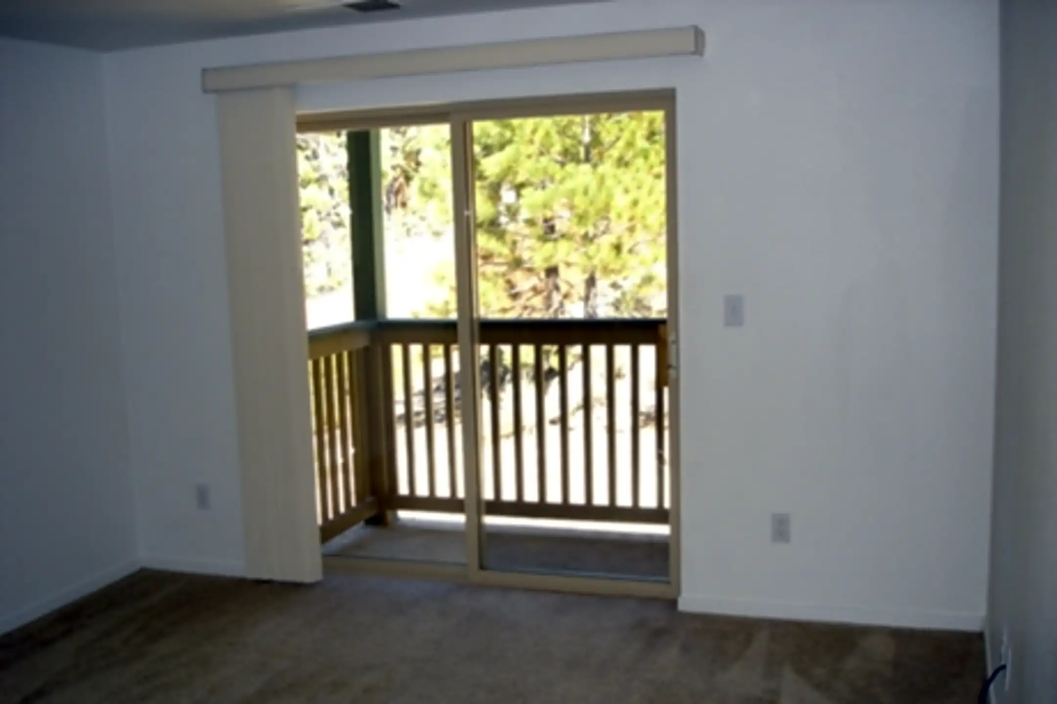 Lake Vista & Meadowbrook 129 Market Street Stateline, NV Apartments