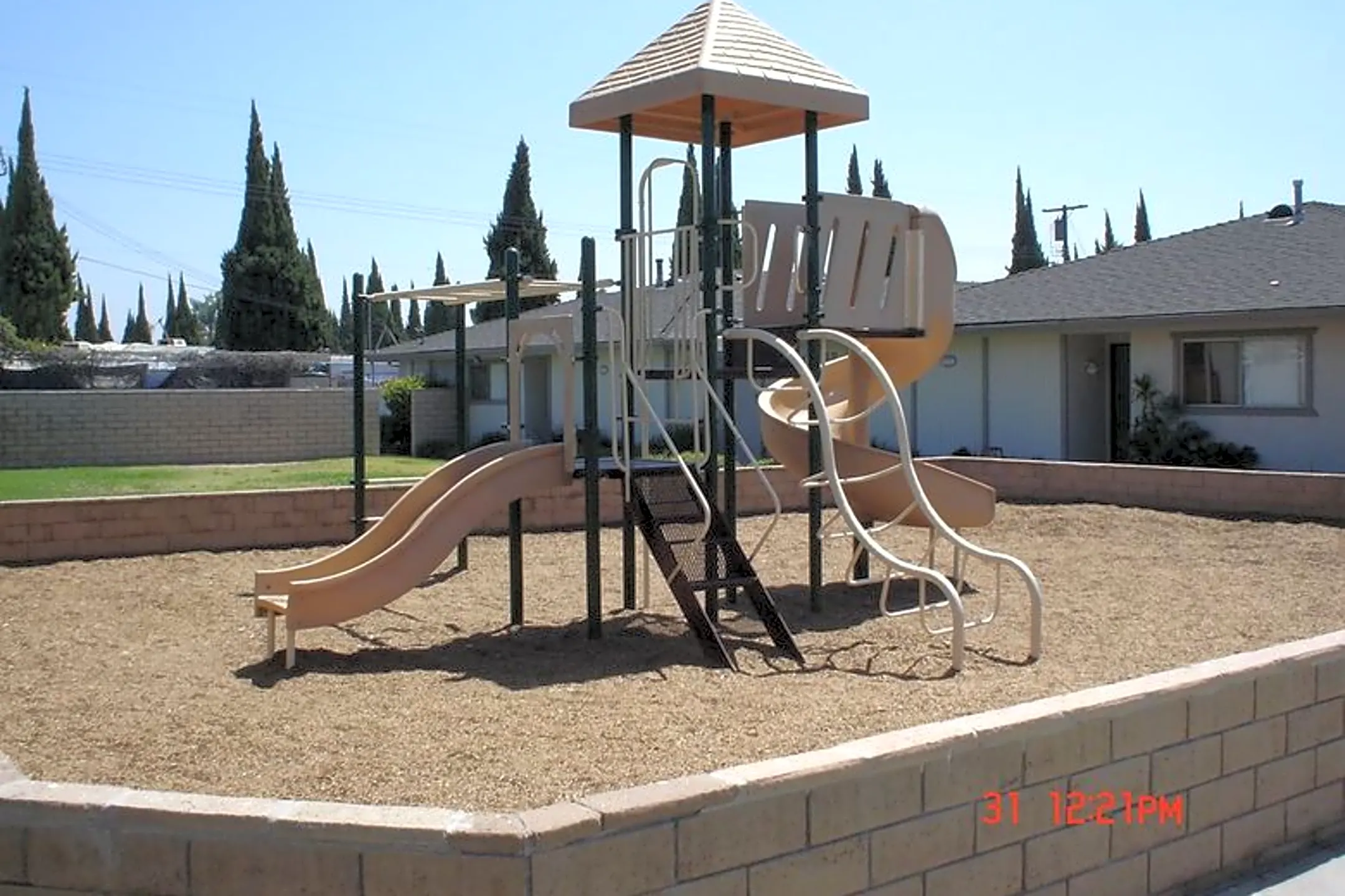Playground - Arbor Glen Apartments - Garden Grove, CA
