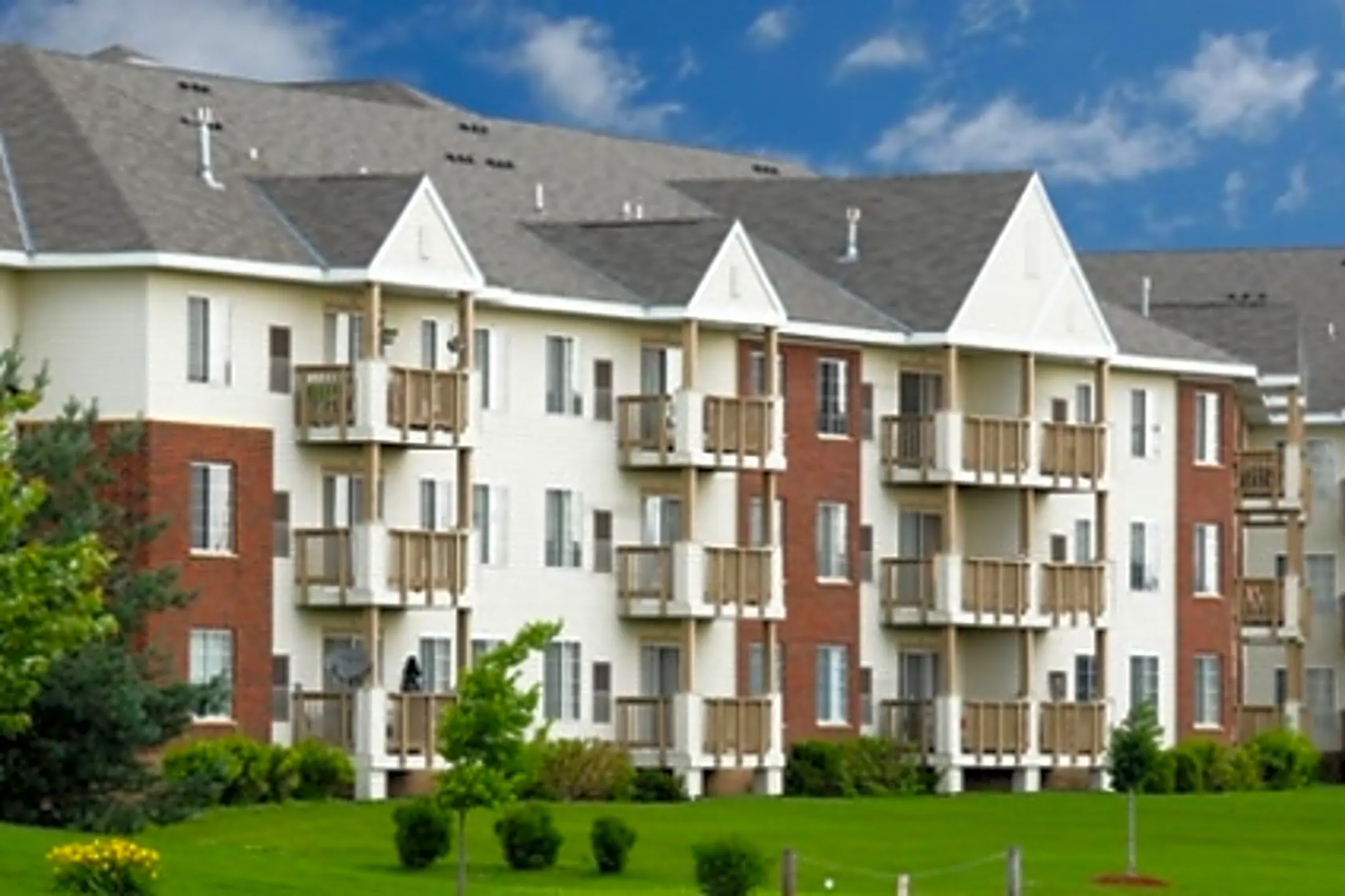 The Oaks of Lake Anoka, MN 55303