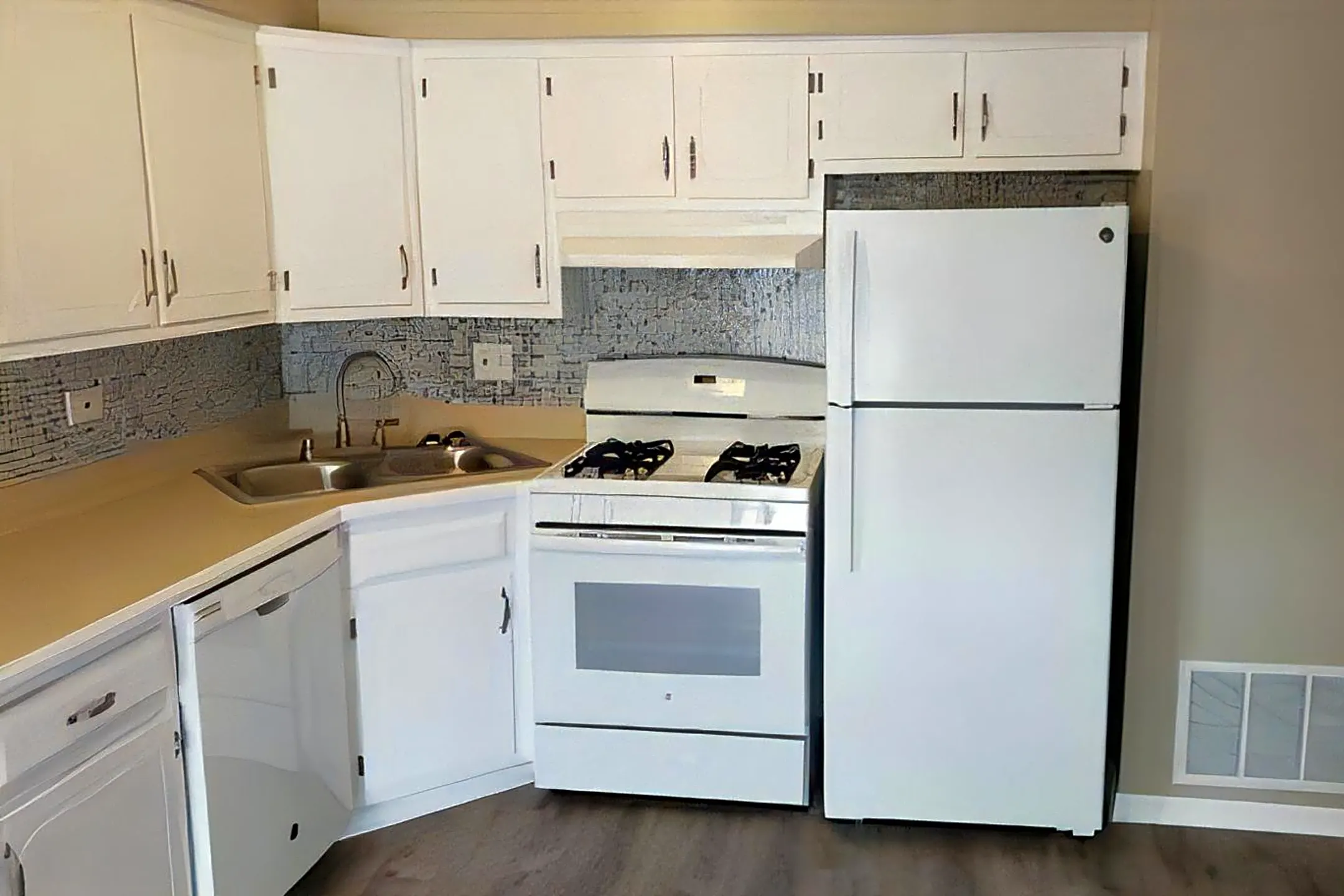 Kitchen - 9521 Minnick Ave - Oak Lawn, IL