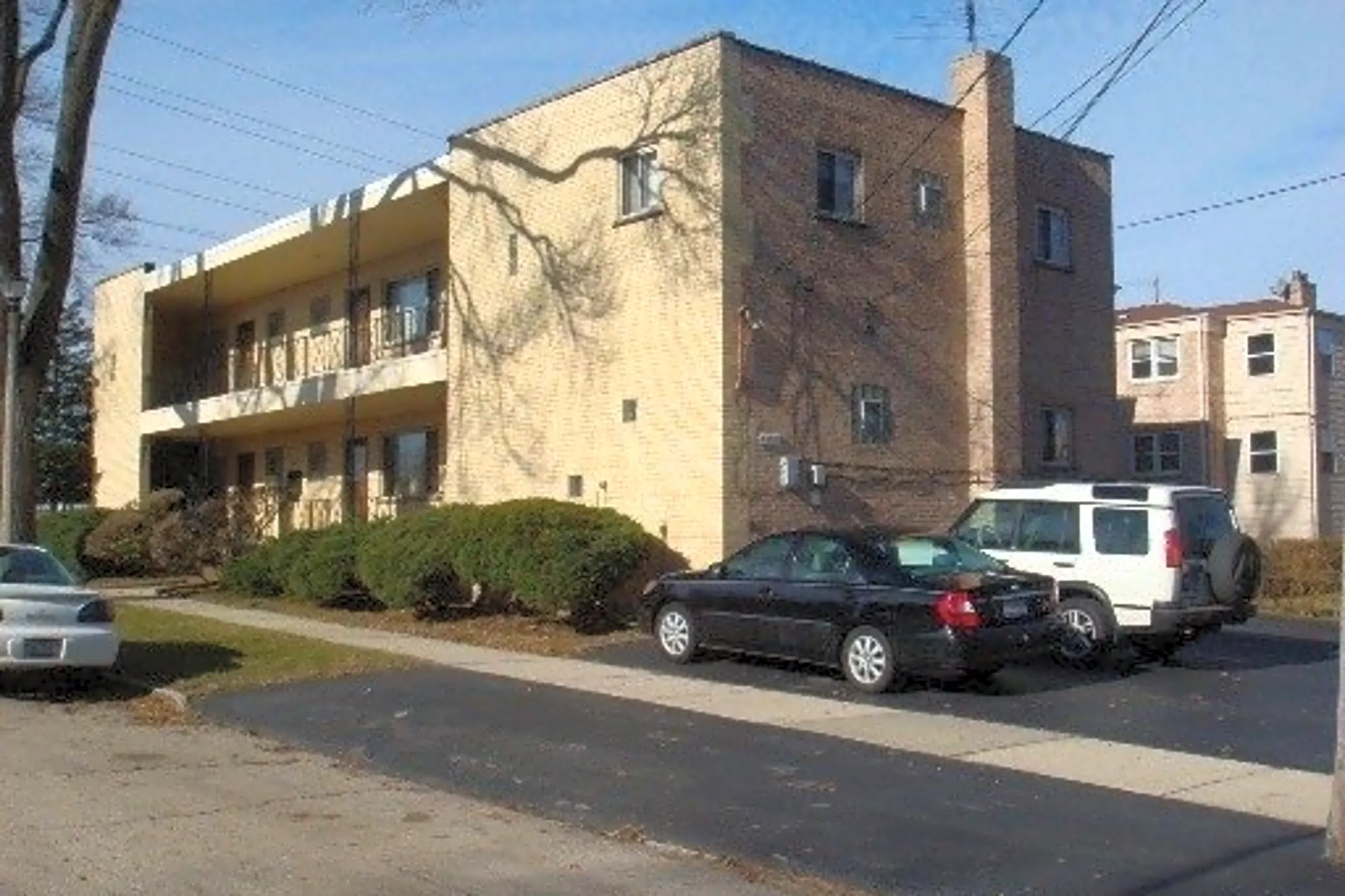 4858 Lee St 2A Houses Skokie, IL 60077