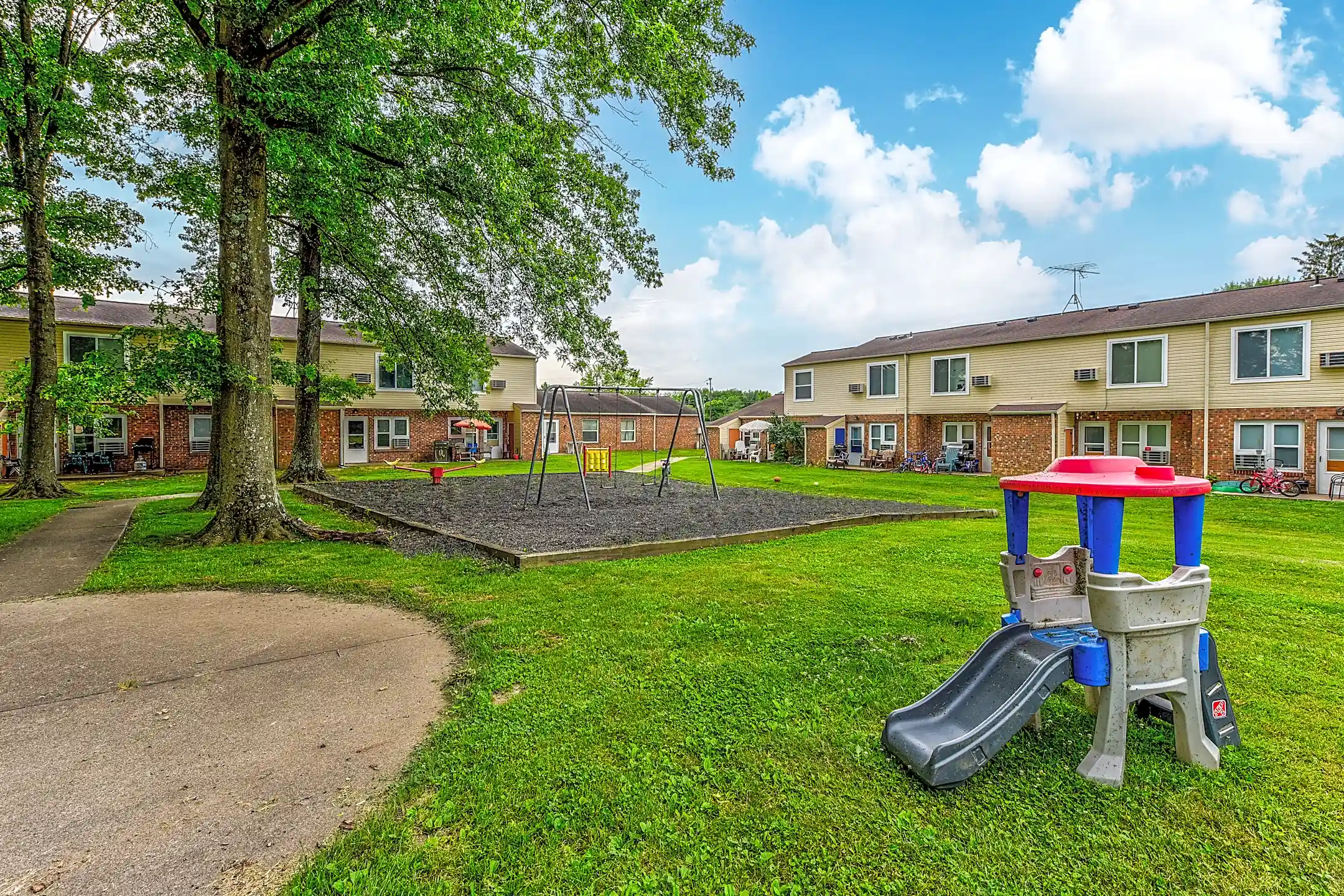 Pleasantville Commons Apartments 3610 Richland Rd NE Pleasantville