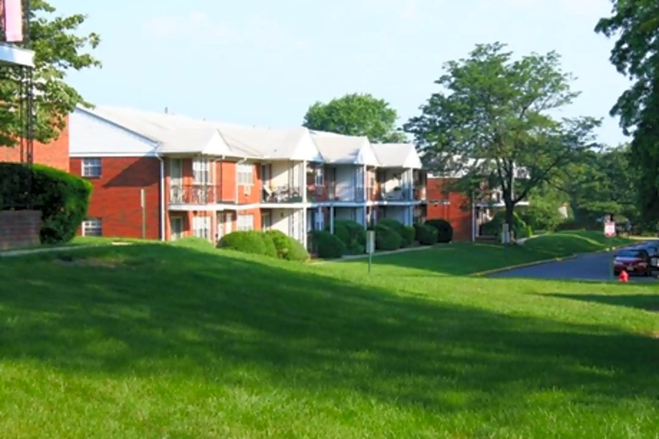 Strathmore Gardens South Atlantic Avenue Aberdeen, NJ Apartments