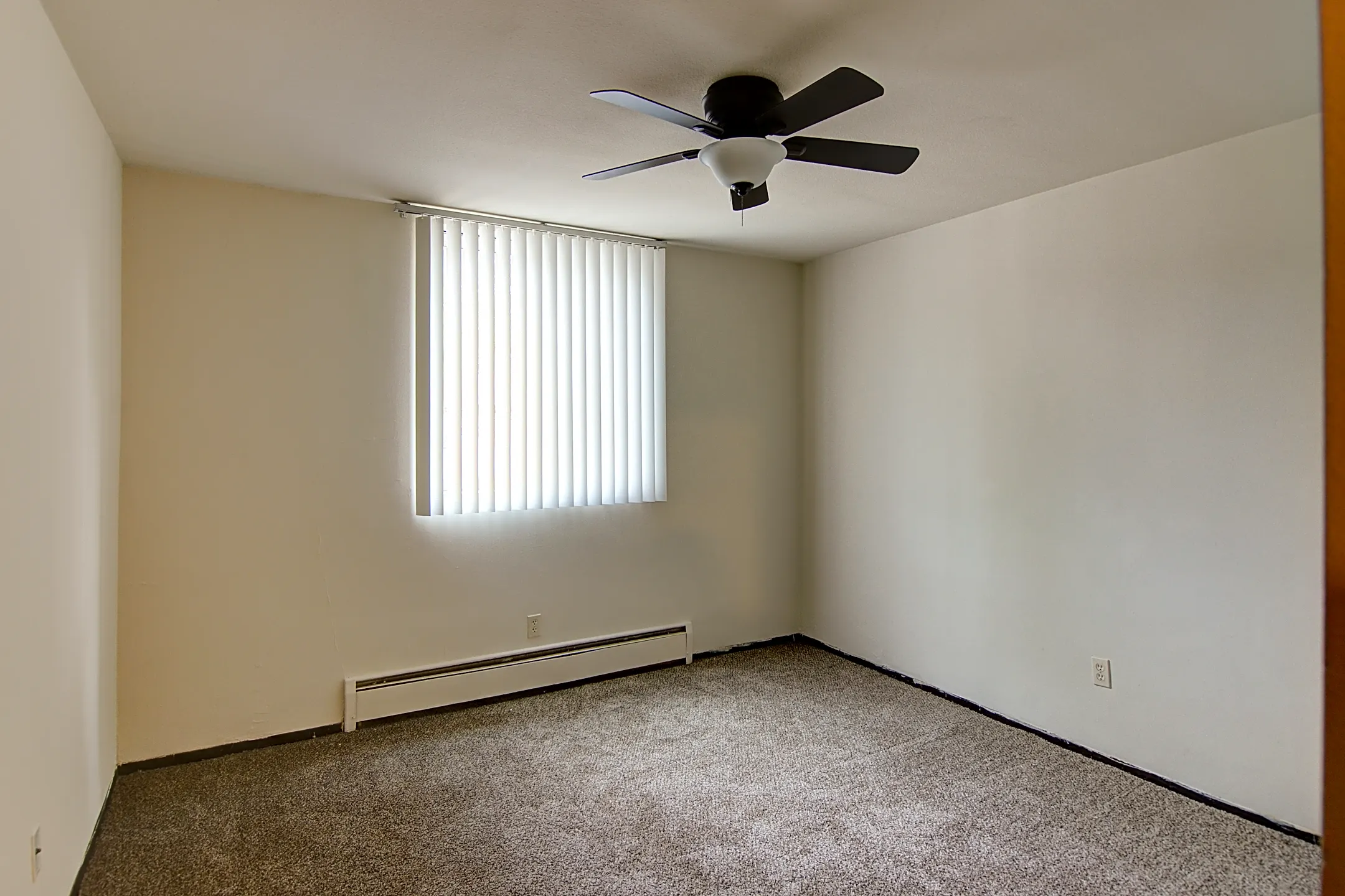 Bedroom - Lake Street Manor - Minneapolis, MN