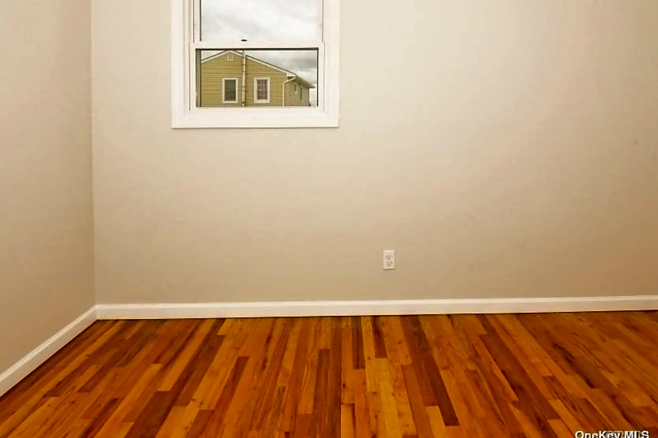 883 Beach St Lindenhurst, NY Houses for Rent Rent.