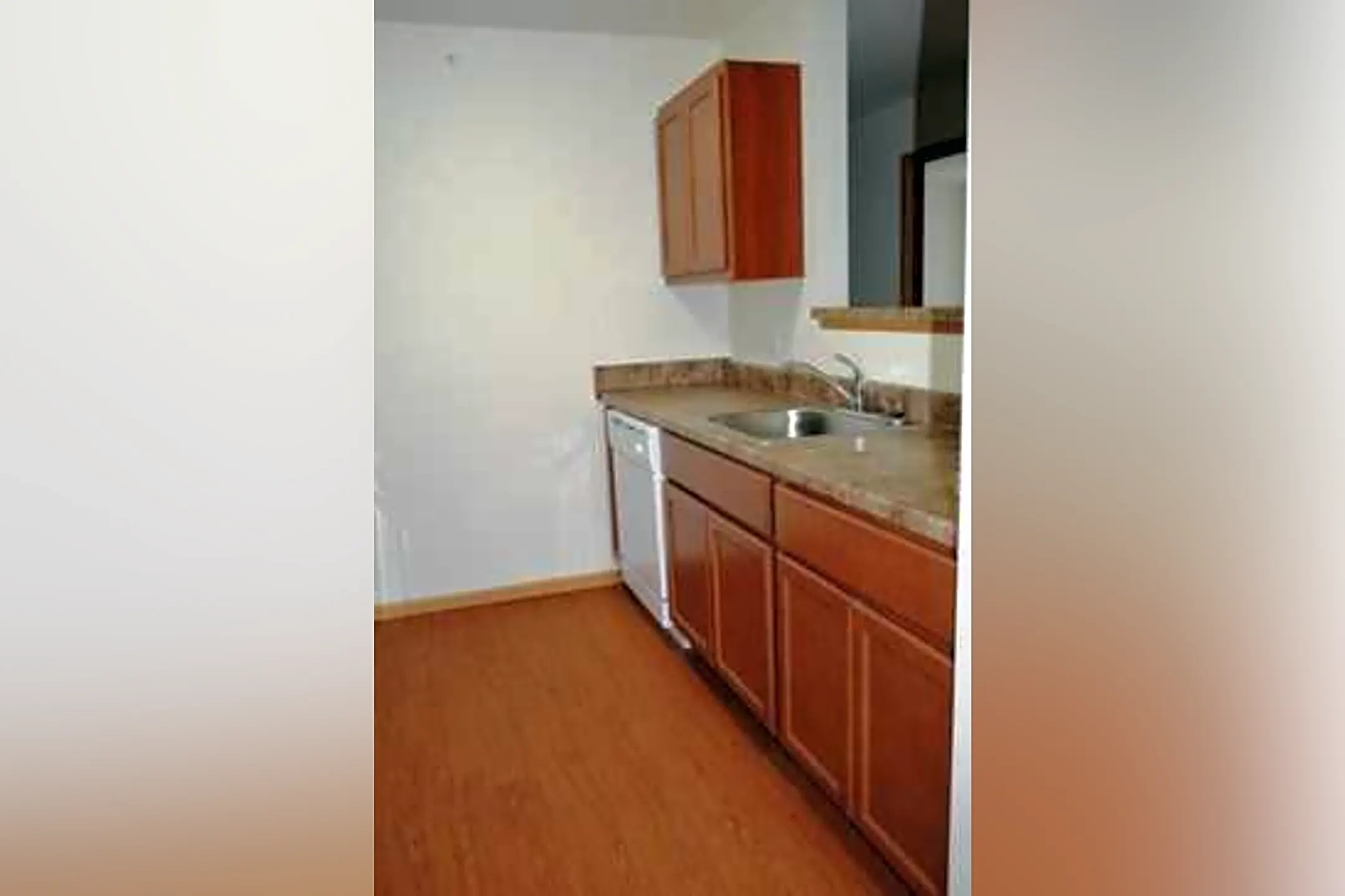 Kitchen - Walnut Ridge Apartments - Woodstock, IL