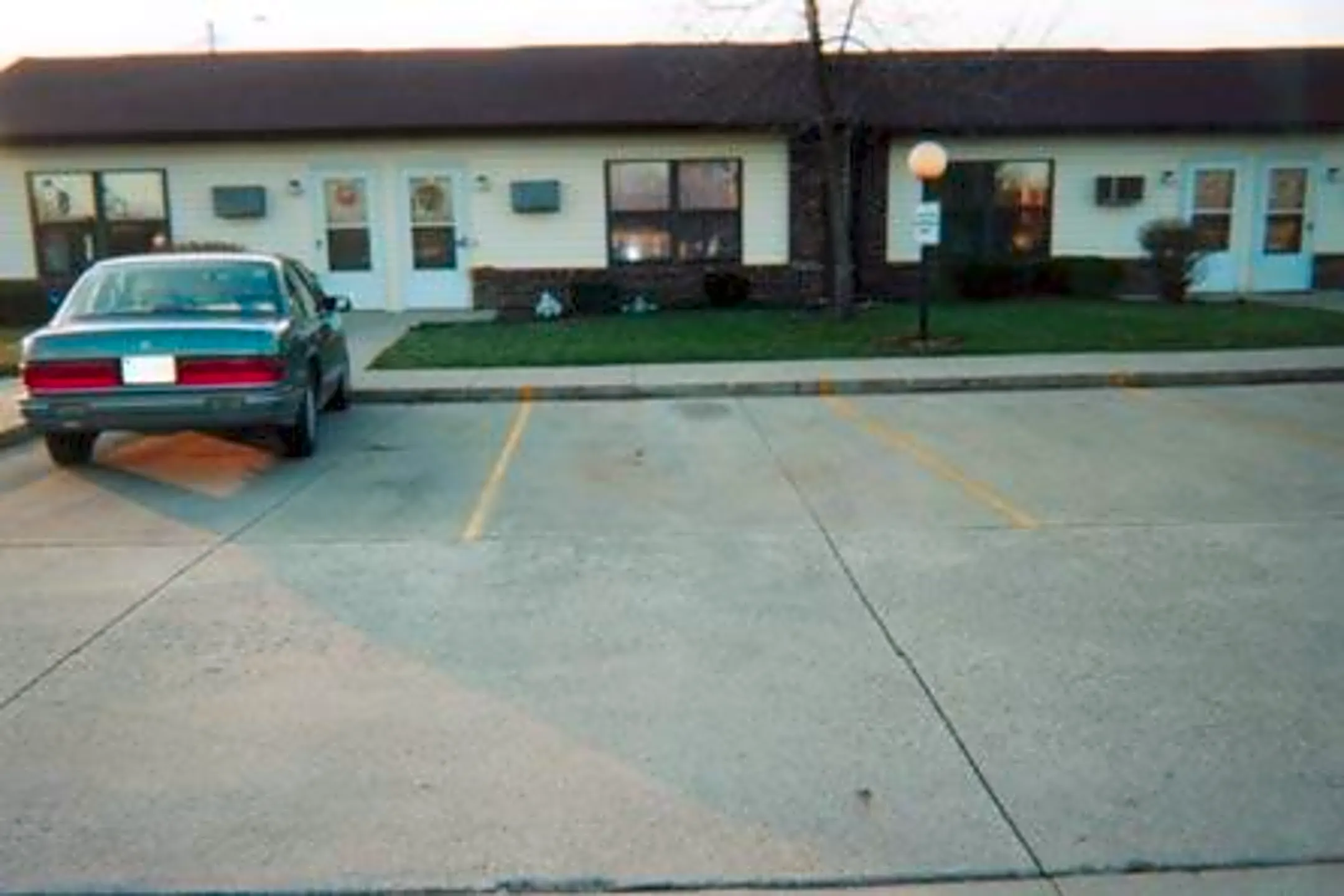 Martin House Manor I & II Apartments 418 Cadillac St Ligonier, IN