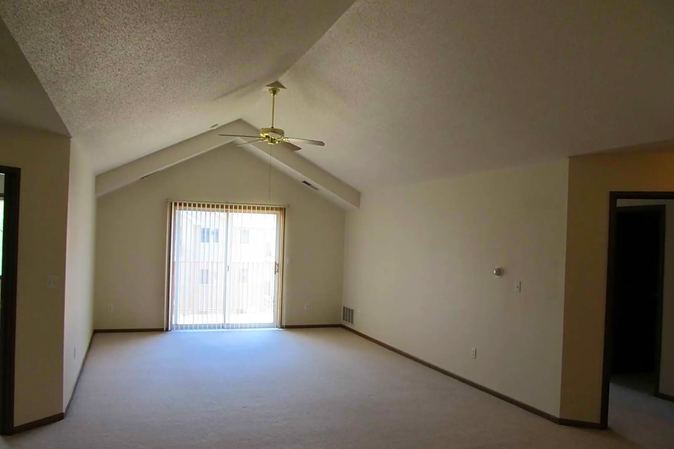 Living Room - Sun West I & II Apartment Homes - Fargo, ND