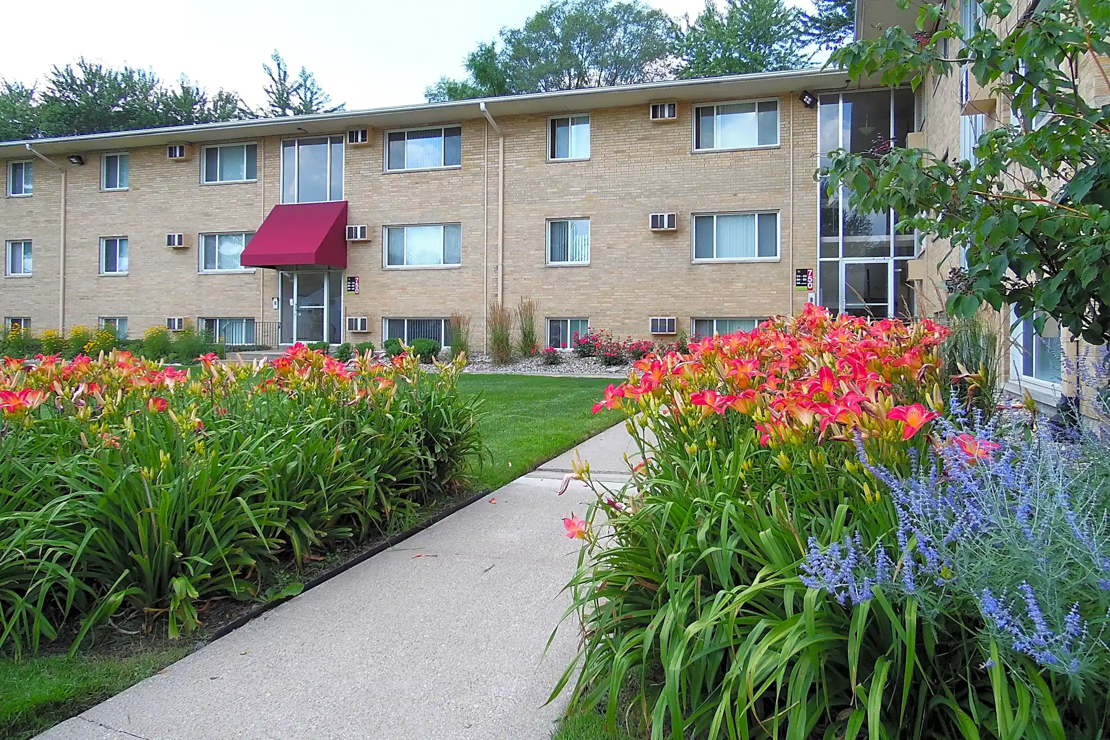 Crestview Apartments 838 North Elmer Street Griffith, IN Apartments