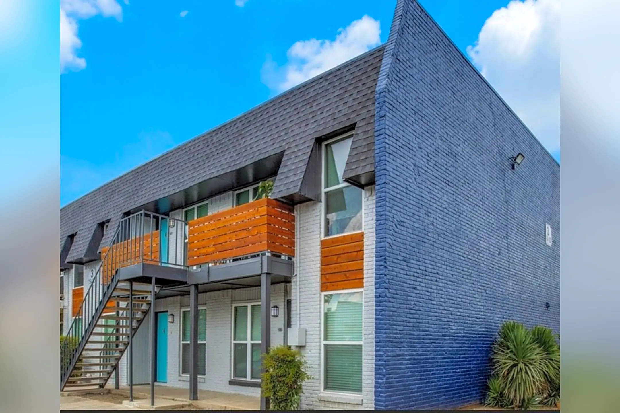 The Fleetwood 7913 Harwood Rd North Richland Hills, TX Apartments