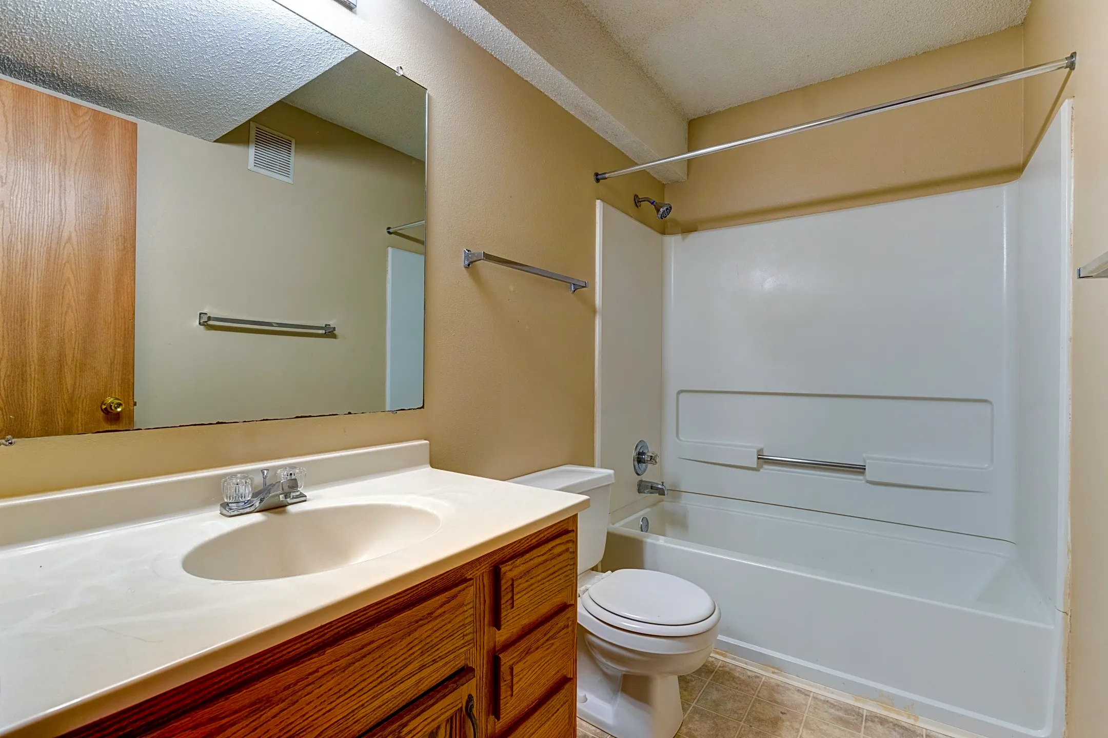 Bathroom - Bennett Grand Woods - West Des Moines, IA