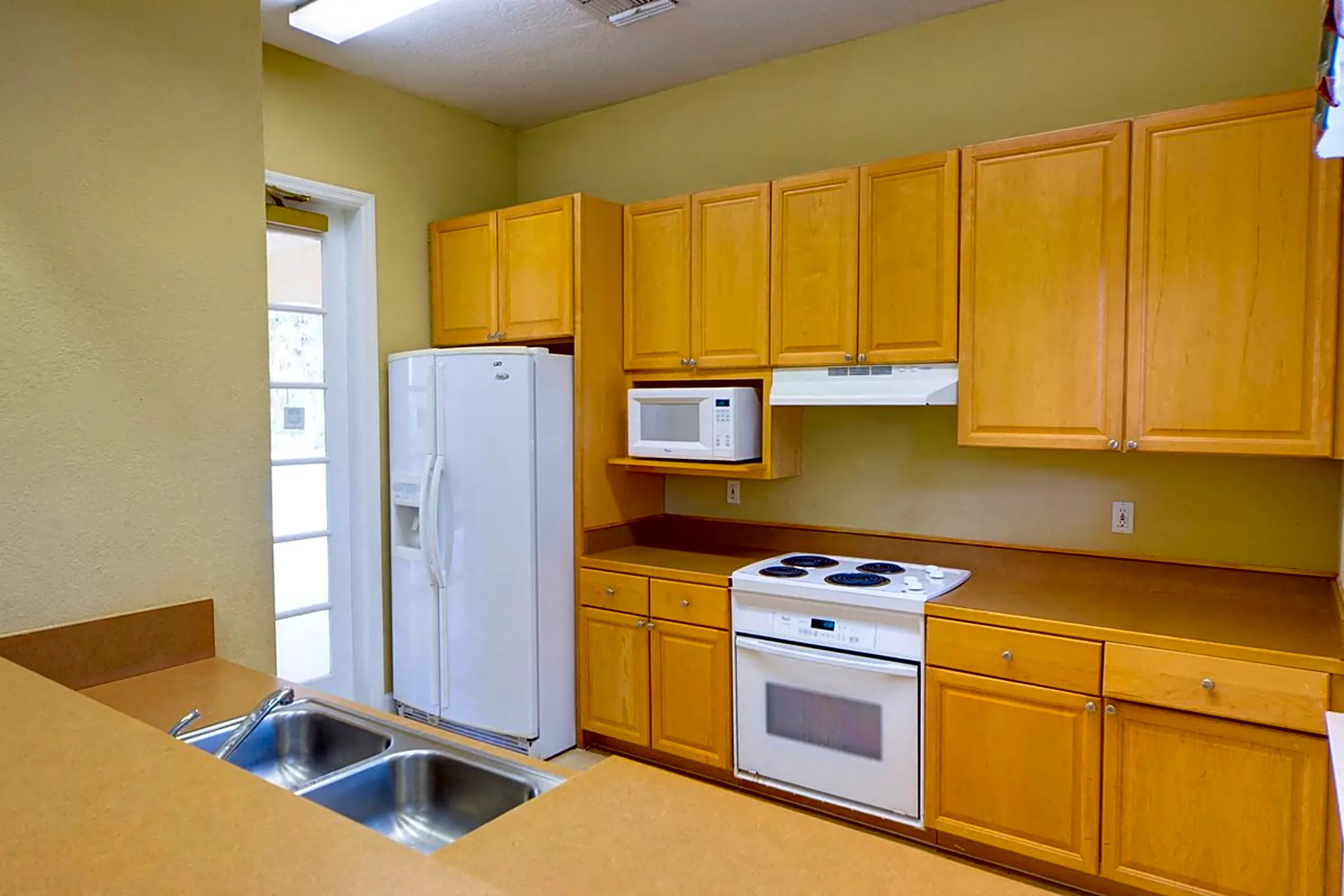 Gregory Cove 5601 Edenfield Rd Jacksonville, FL Apartments for Rent