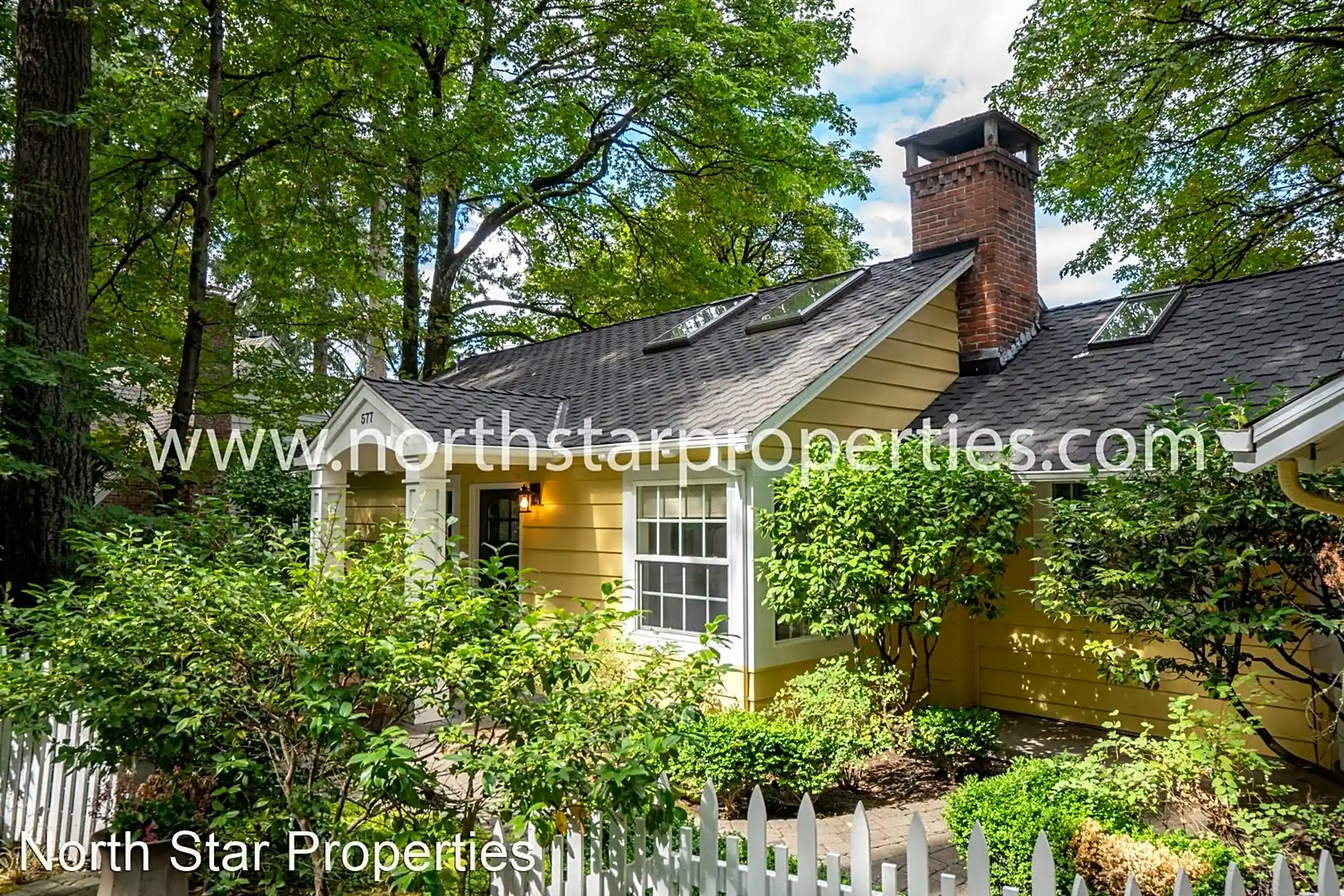 Building - 577 Middlecrest Rd - Lake Oswego, OR