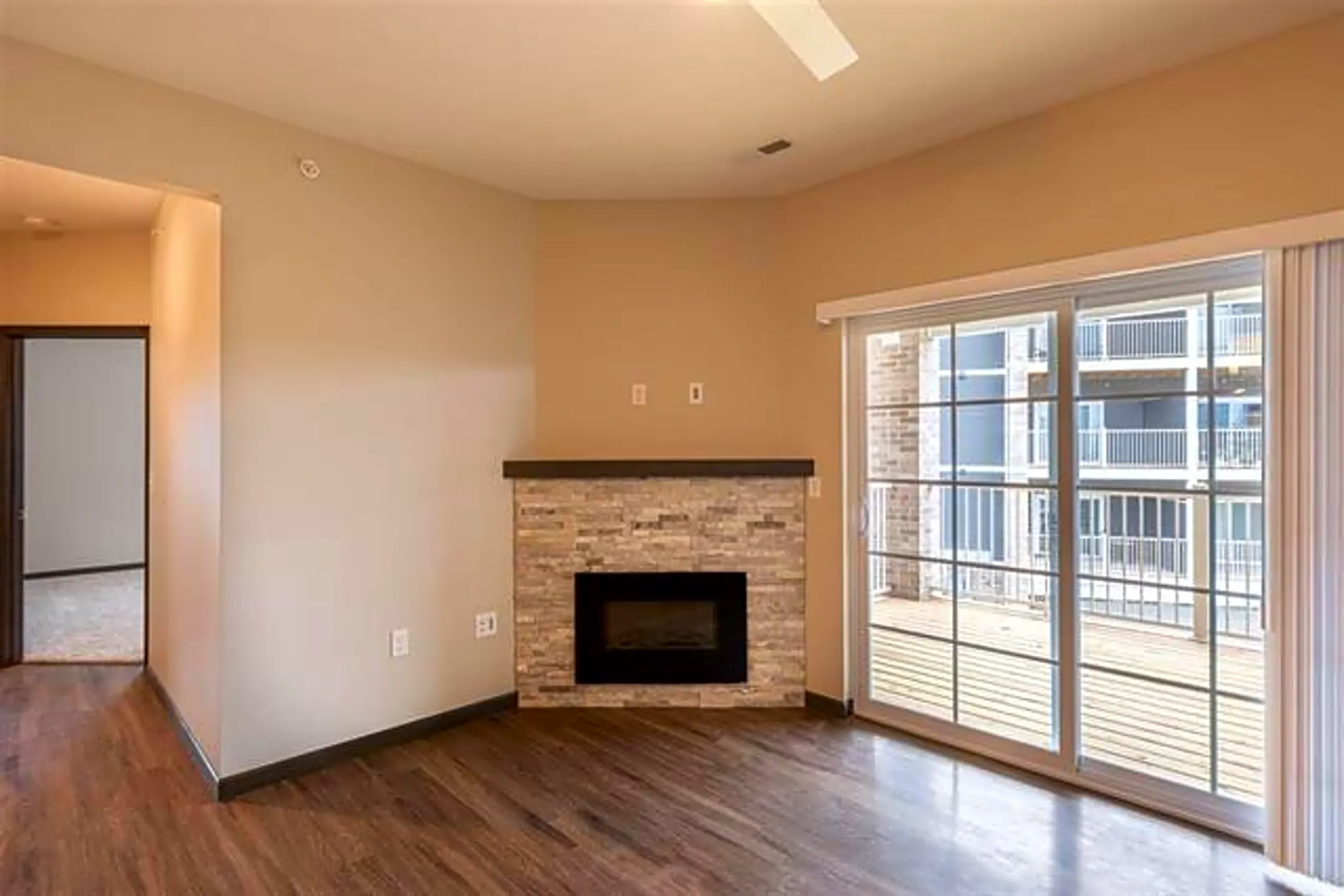 2869 Spring Rose Cir Condos Coralville, IA 52241