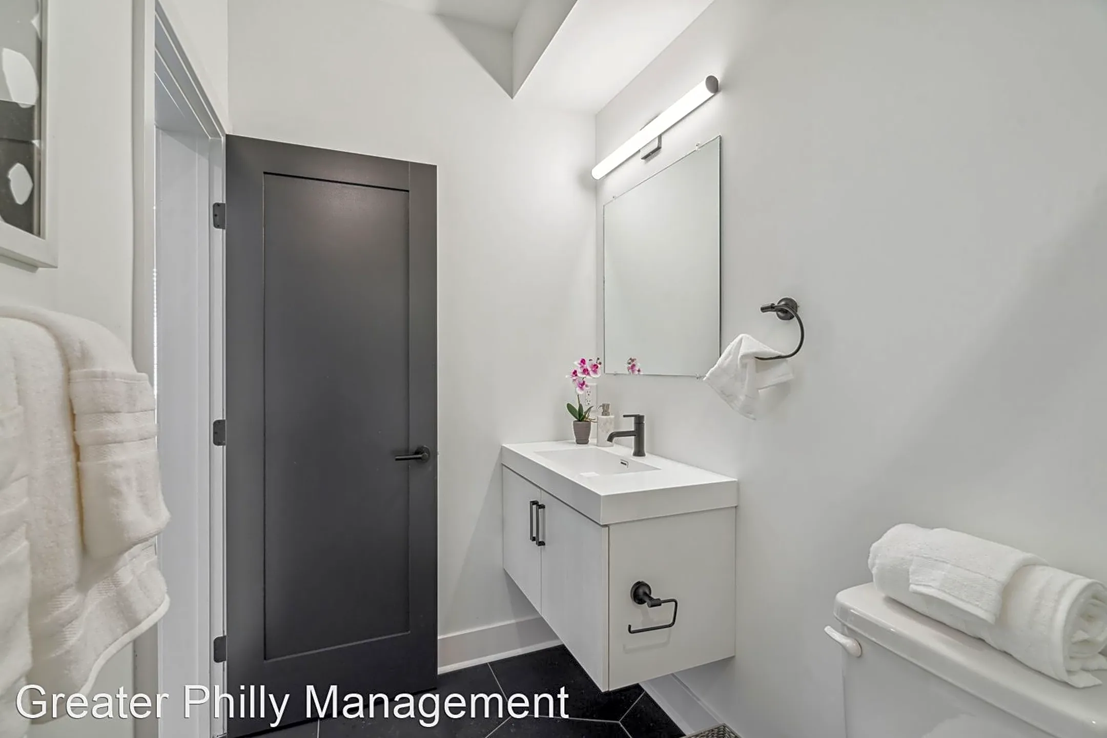 Bathroom - 1419 W Grange Ave - Philadelphia, PA