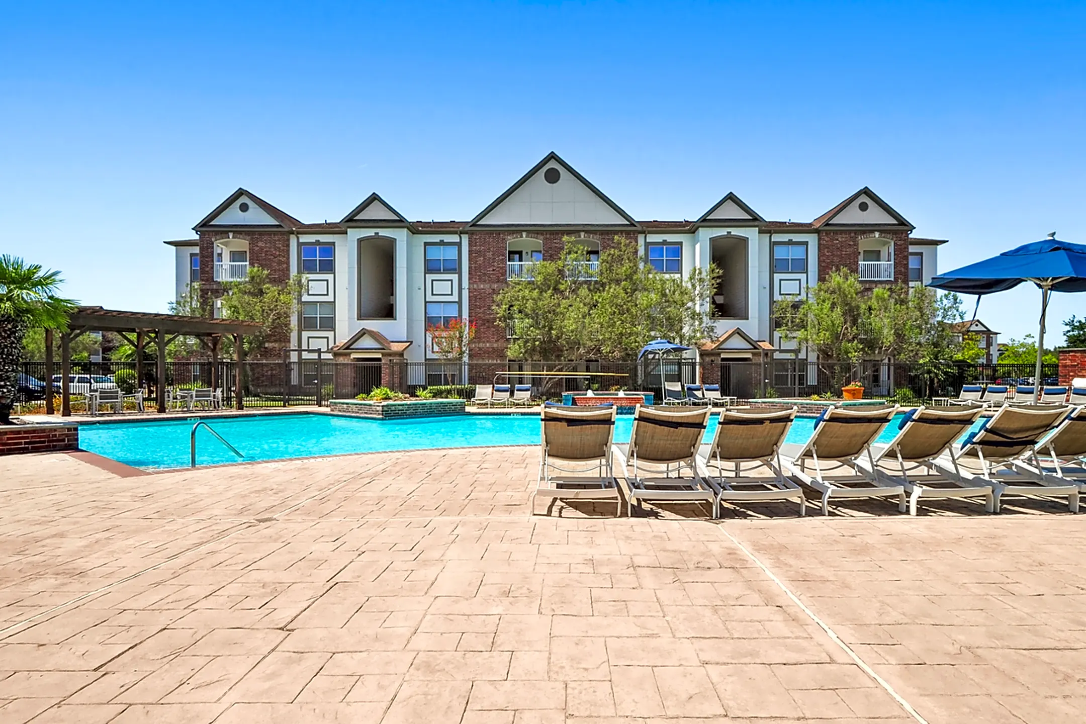 The Villas at Shadow Creek Apartments - Pearland, TX 77584