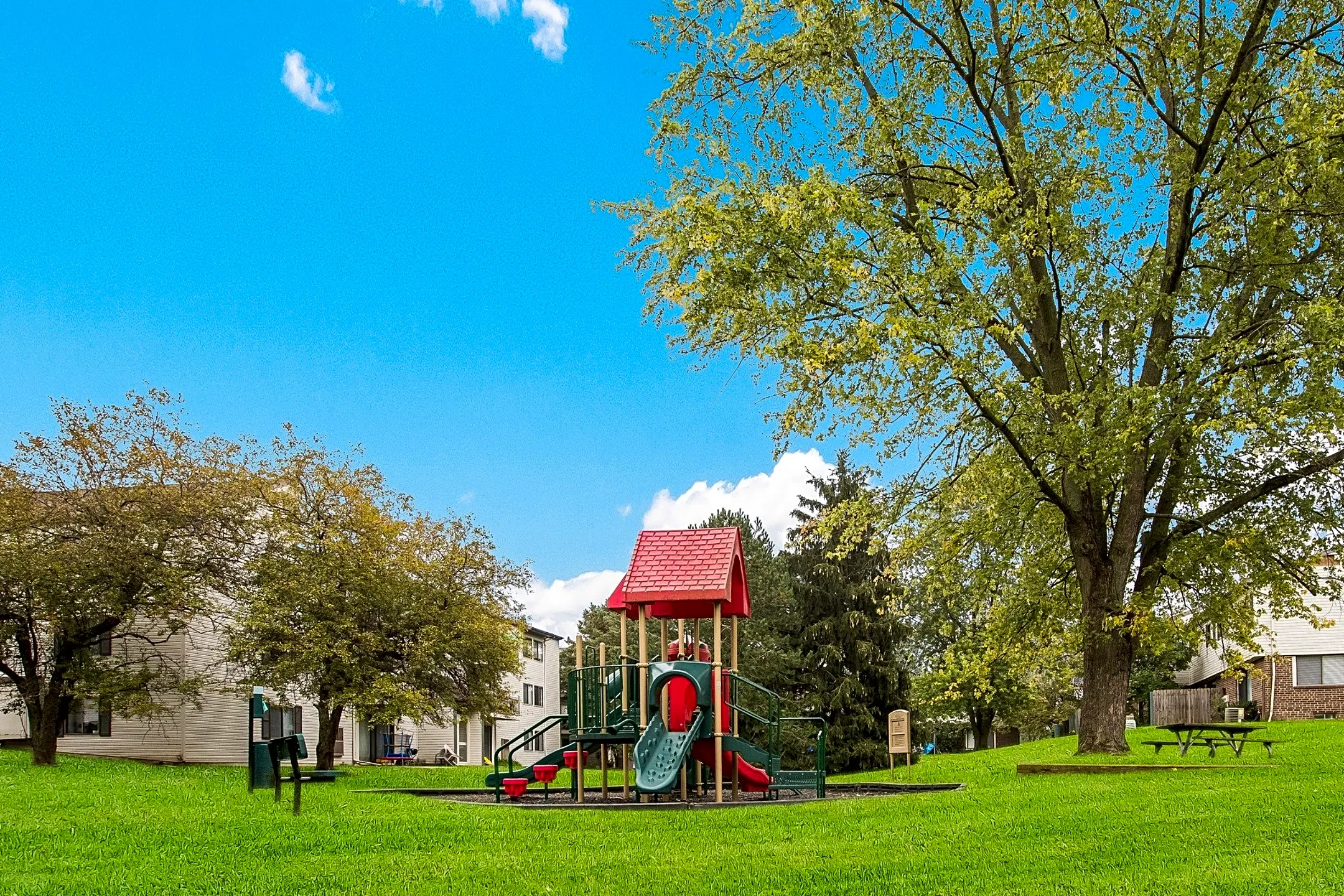 Okemos Station Apartments Townhomes 4235 Southport Cir Okemos, MI