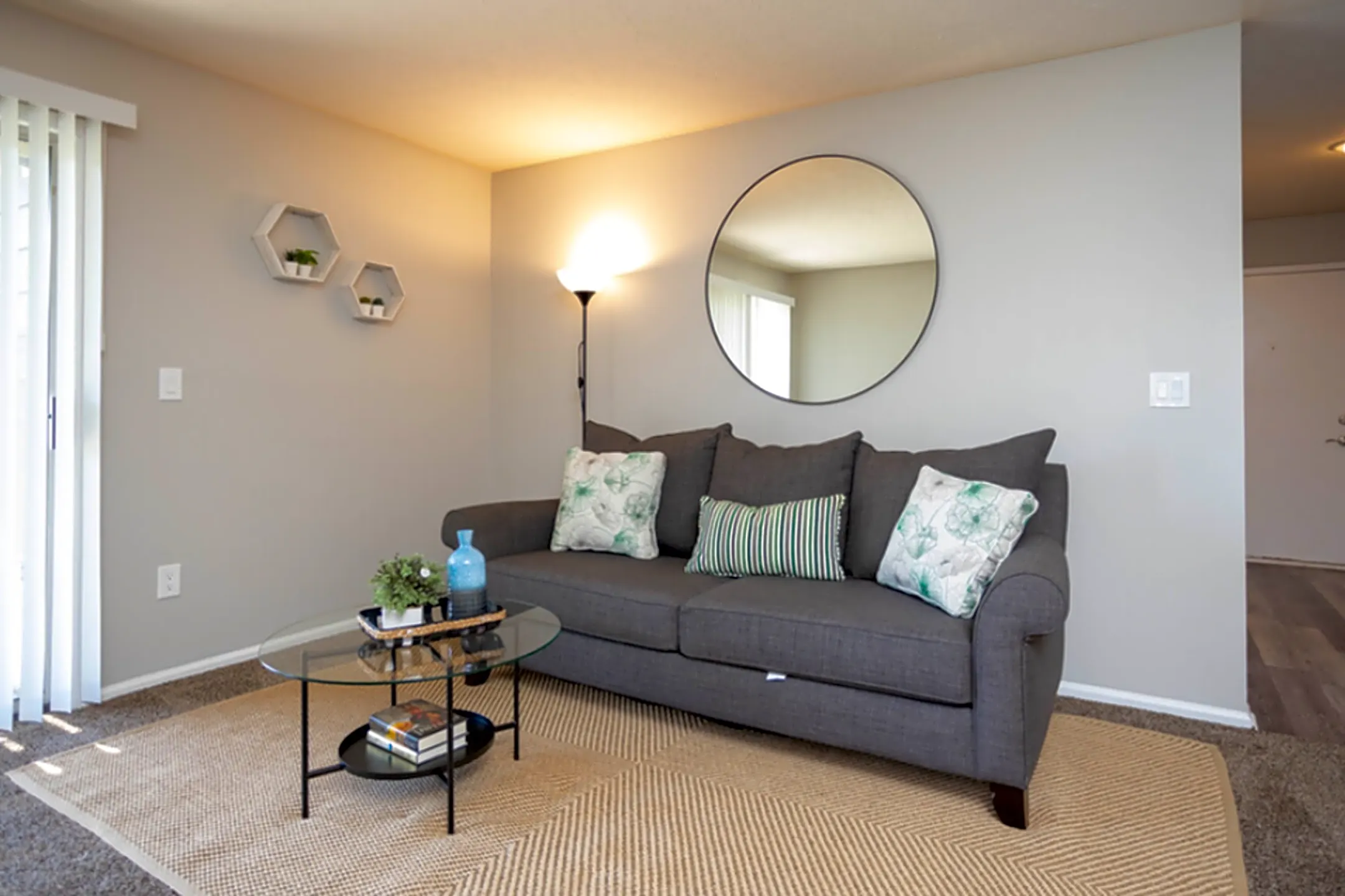 Living Room - Bent Tree Apartments - Columbus, OH