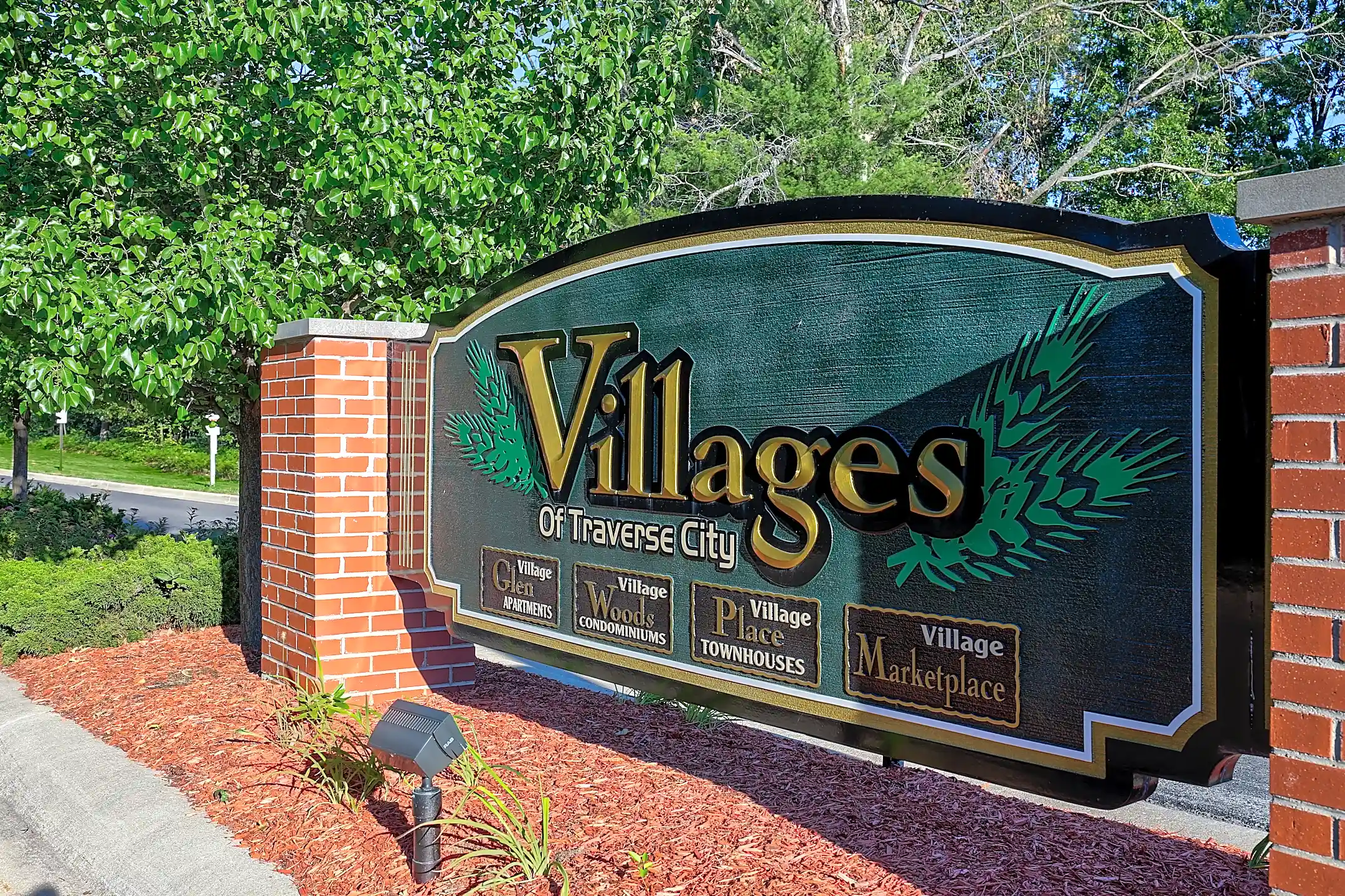 Village Glen Apartments 1336 Birch Tree Ln Traverse City, MI