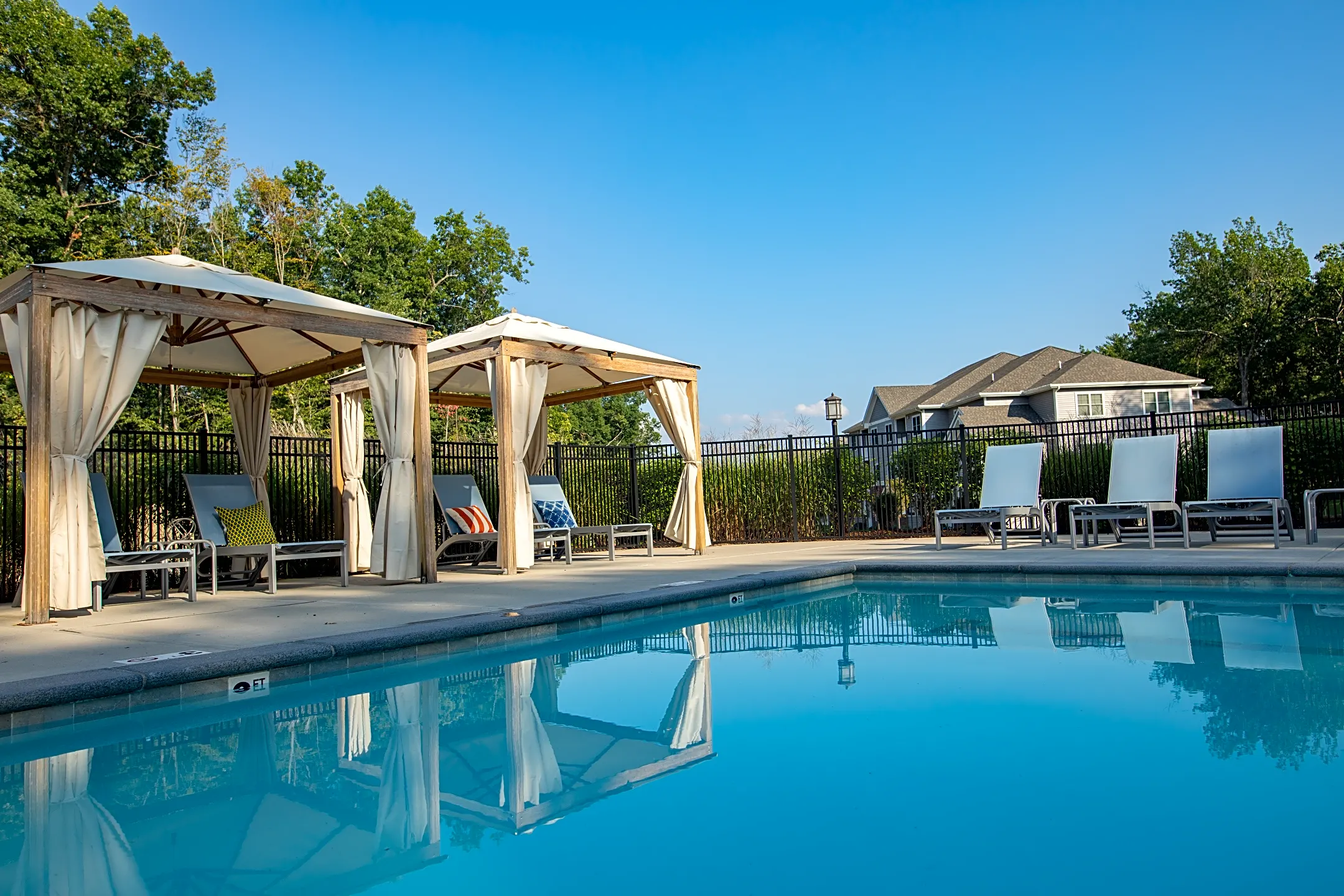 Highcroft Apartments 1100 Highcroft Pl Simsbury, CT Apartments for