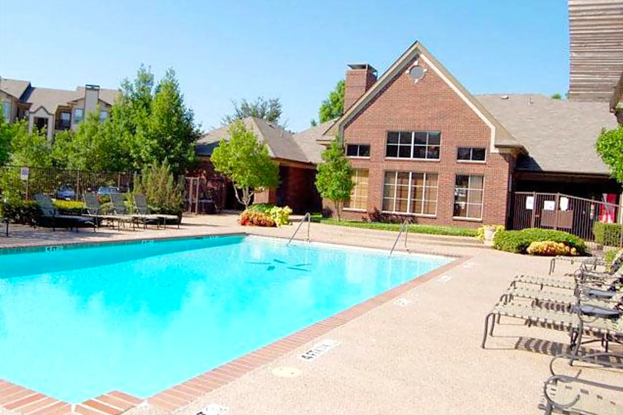 8359 N Harwood Rd Apartments North Richland Hills, TX 76180