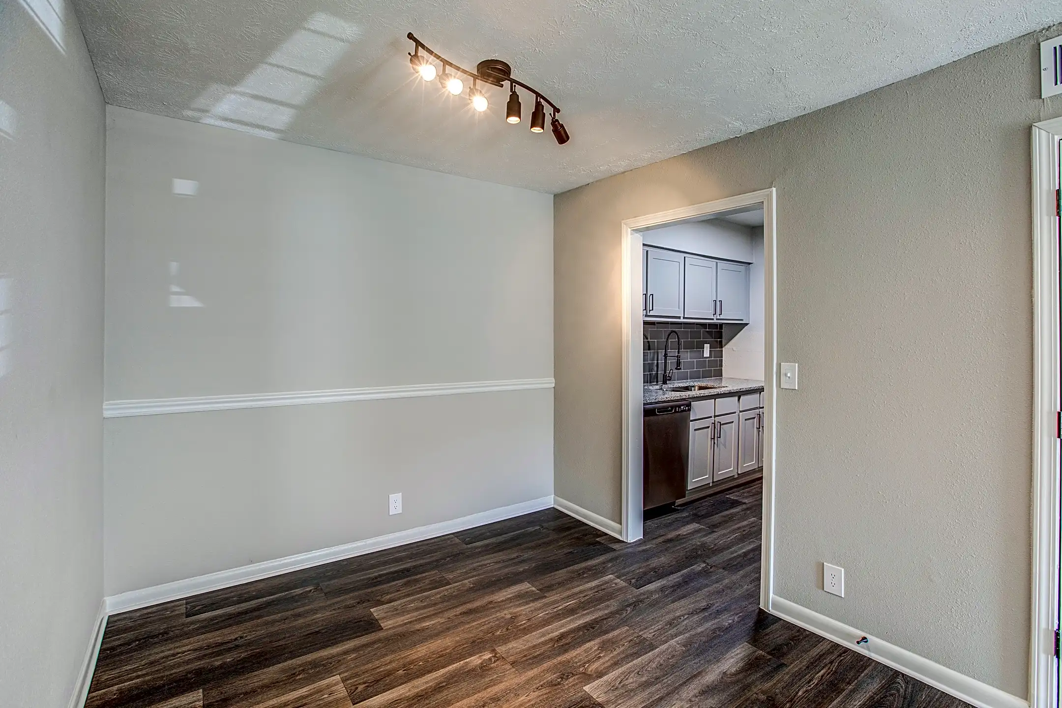 Park at Glenwood 200 High Court Place Decatur, GA Apartments for