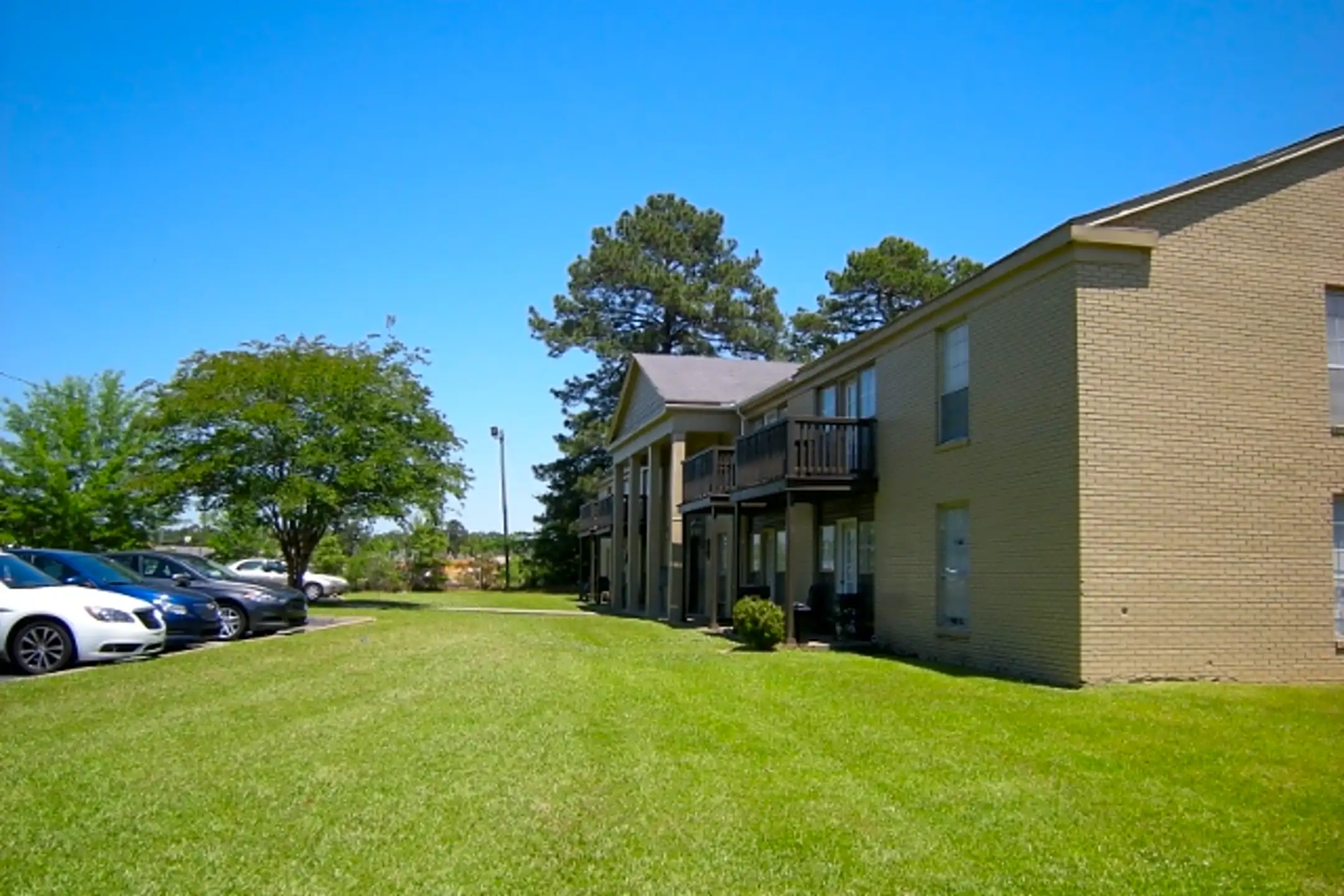 Lakeview Apartments 800 Magee Dr Brookhaven, MS Apartments for Rent