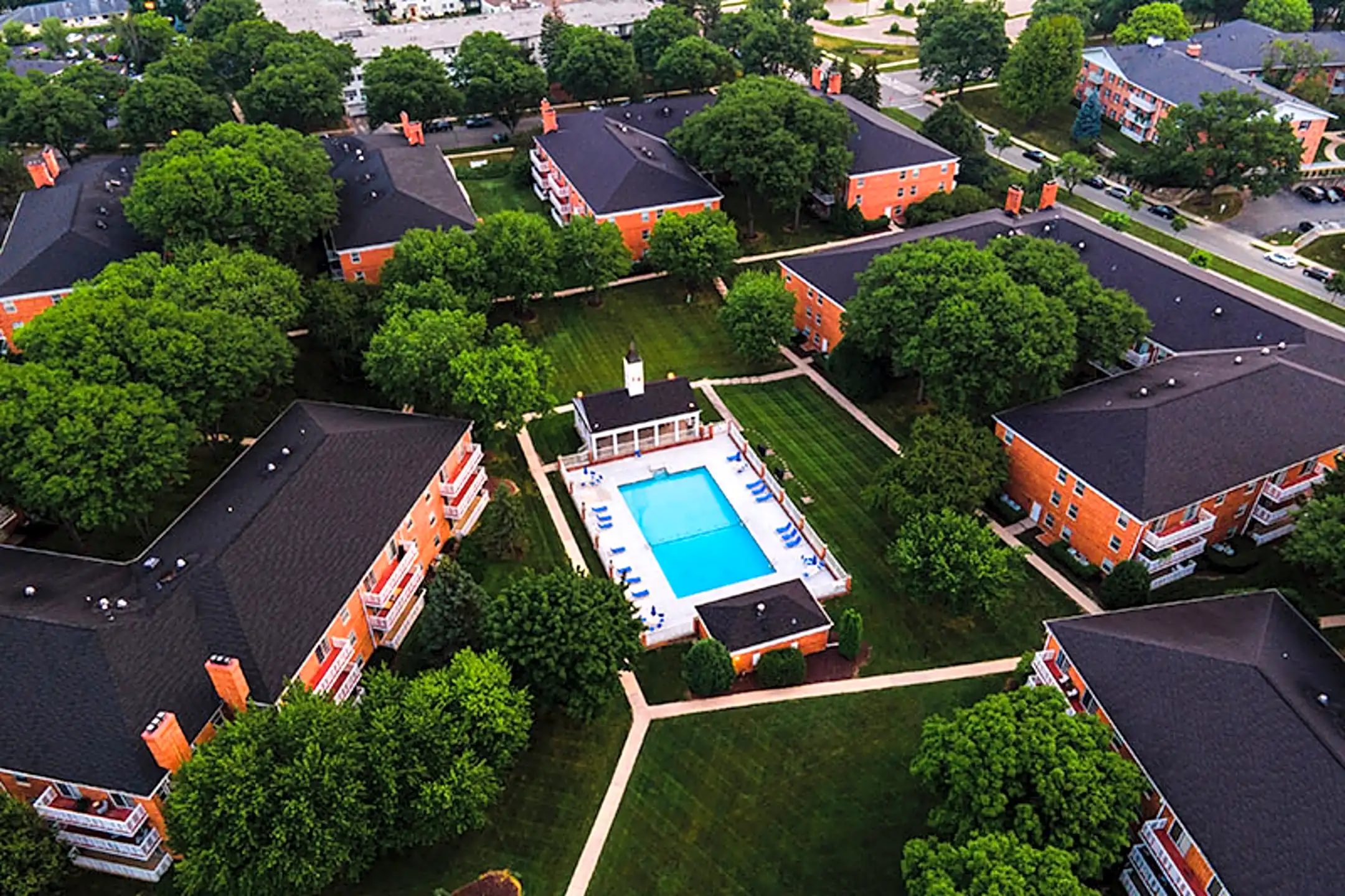 Monticello Apartments 5015 Sheboygan Ave Madison, WI Apartments for