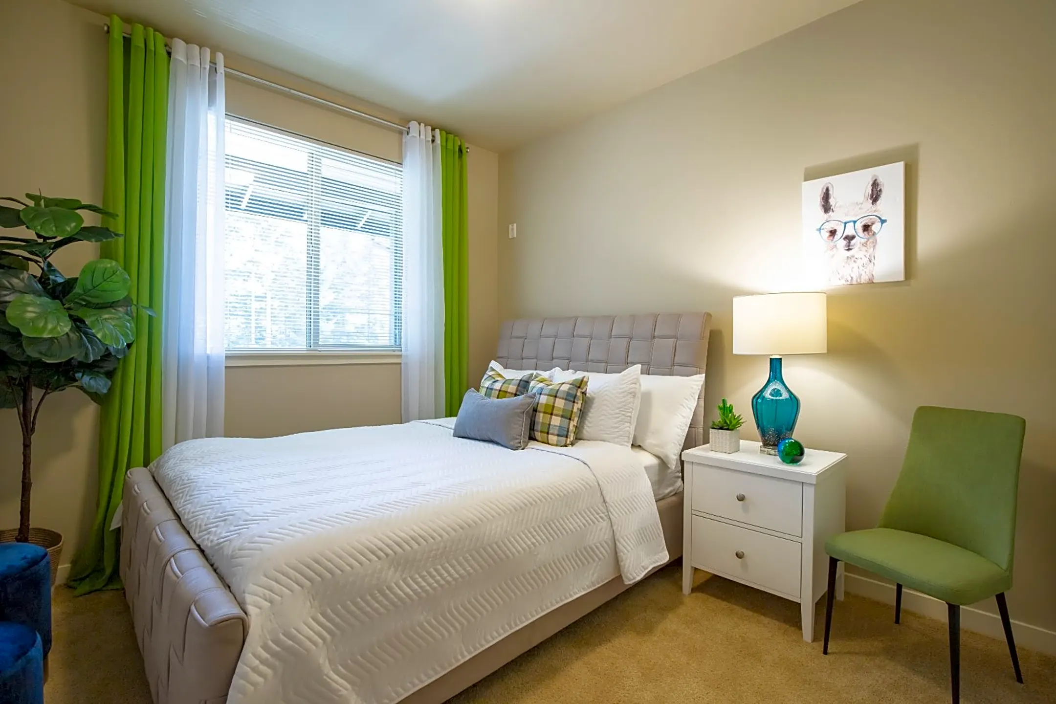 Bedroom - Discovery Heights - Issaquah, WA