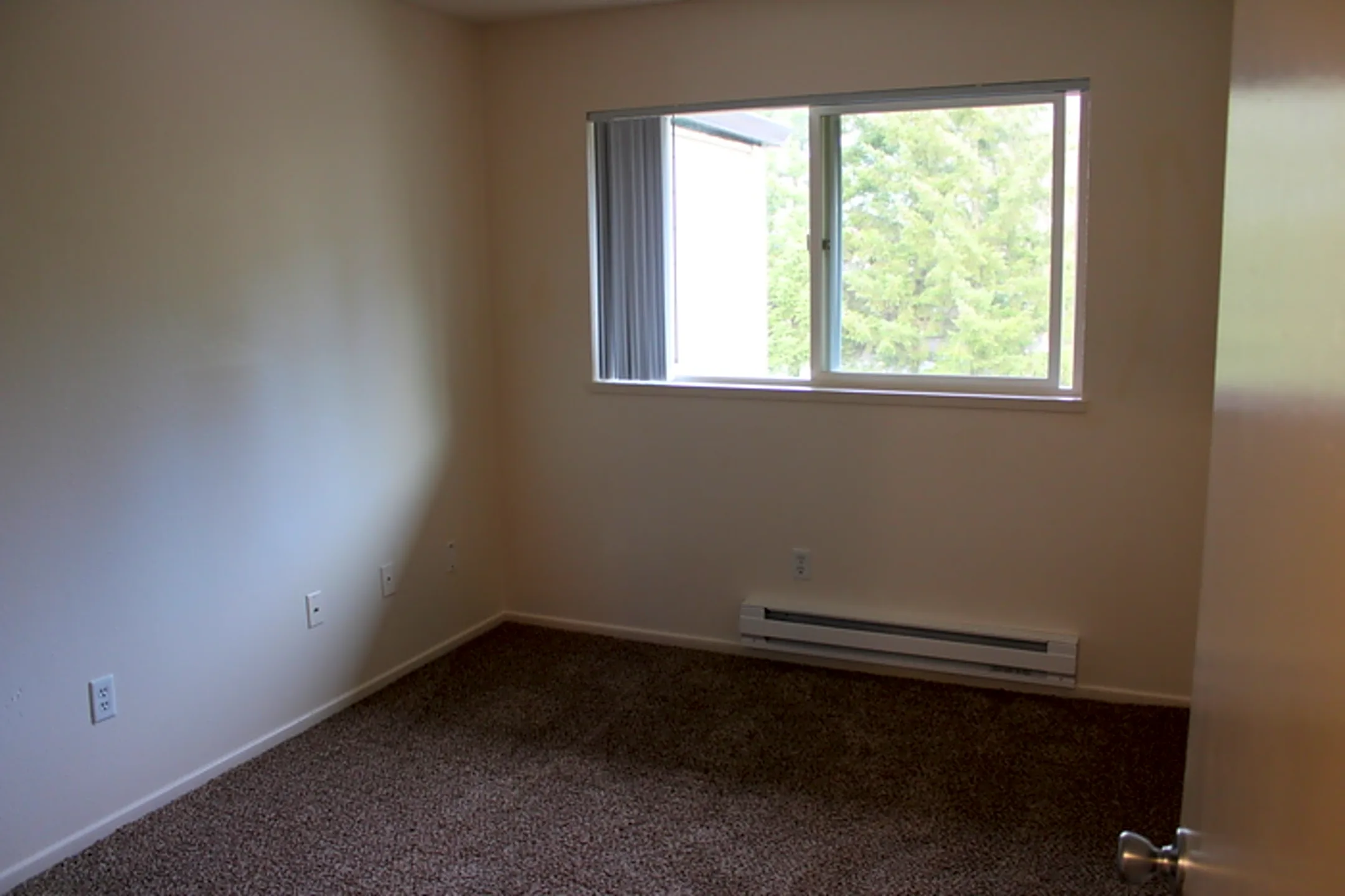 9050 SW Washington Square Rd Apartments Tigard, OR 97223