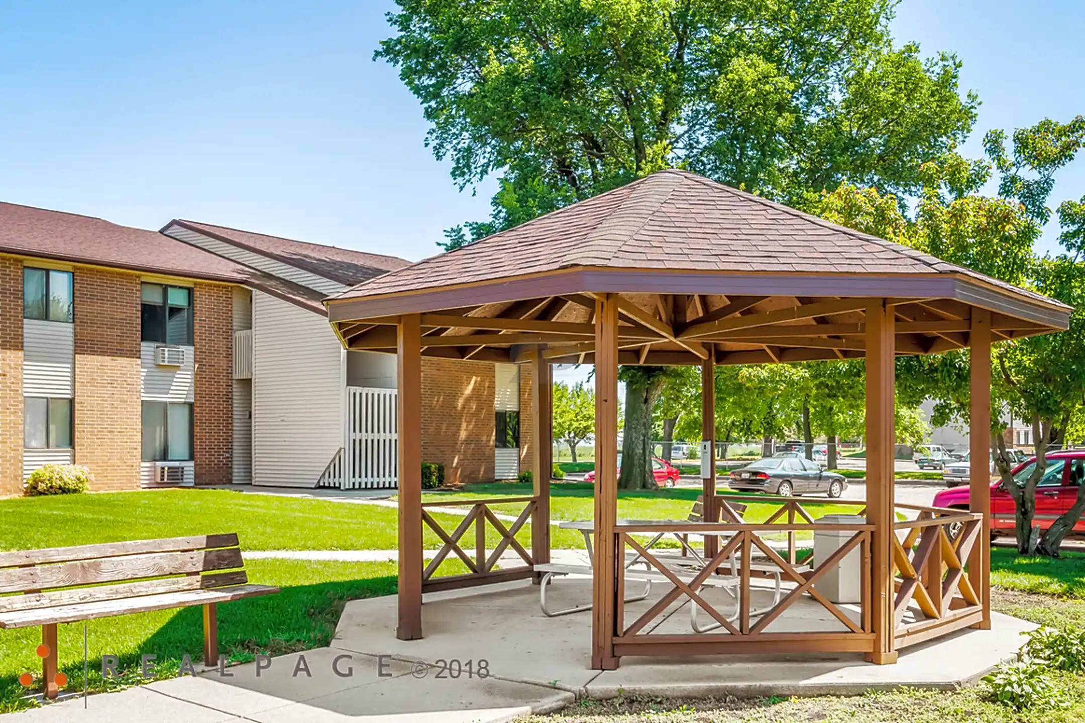 Newton Park Apartments Newton, IA 50208