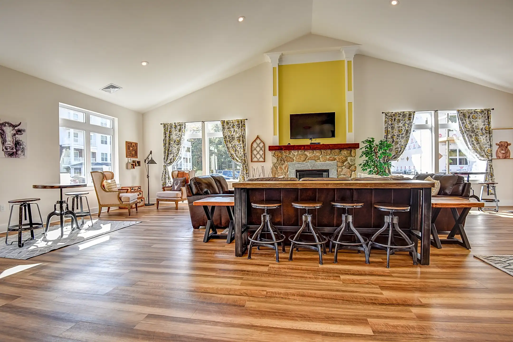 Reynolds Farm Morningside Drive North Kingstown, RI Apartments for