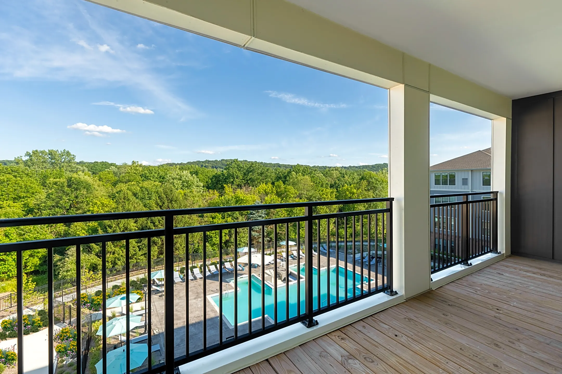 J Creekside at Exton 360 Creamery Way Exton, PA Apartments for Rent