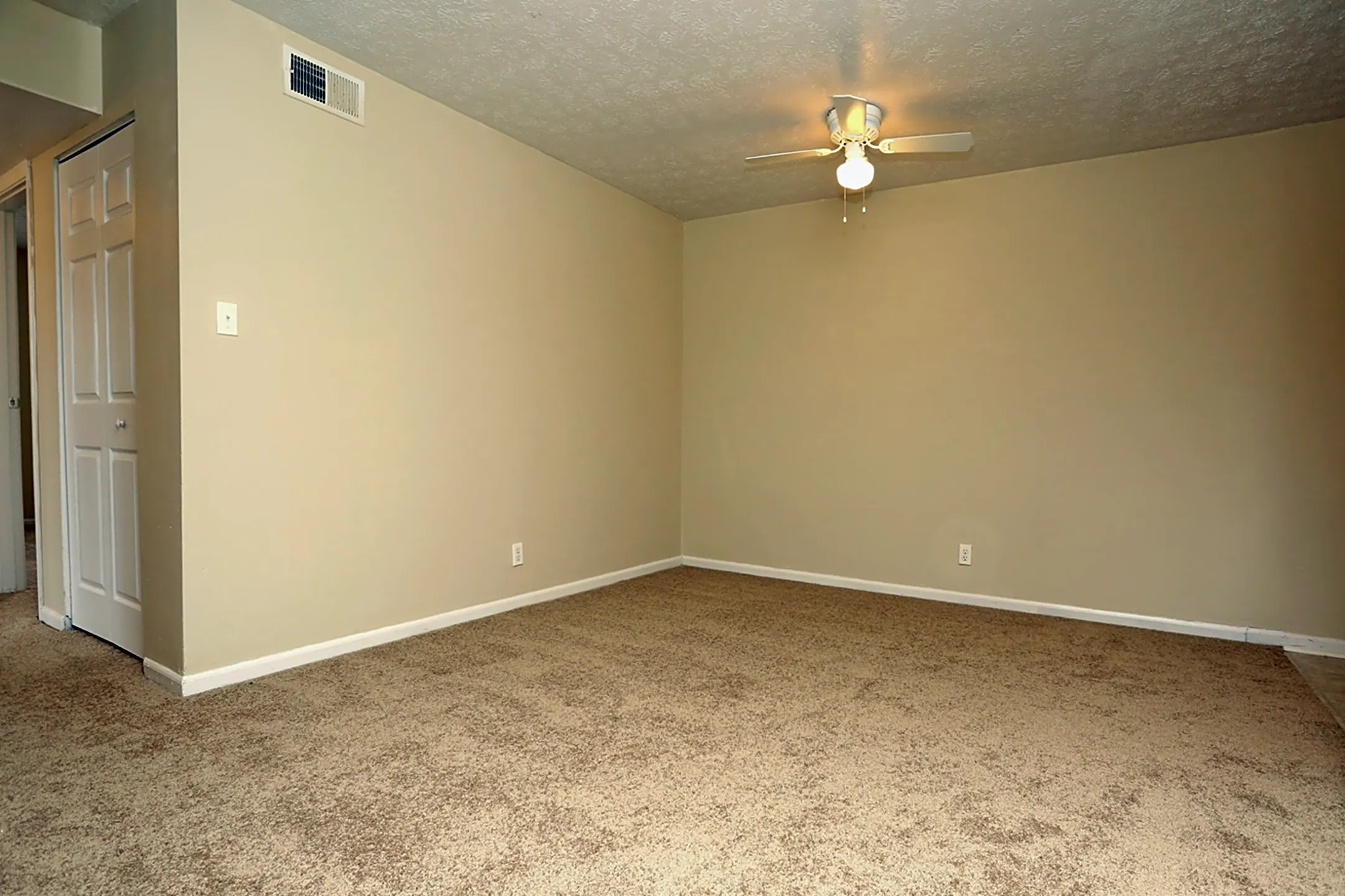 Derby Estates 5319 Rangeland Rd Louisville, KY Apartments for Rent