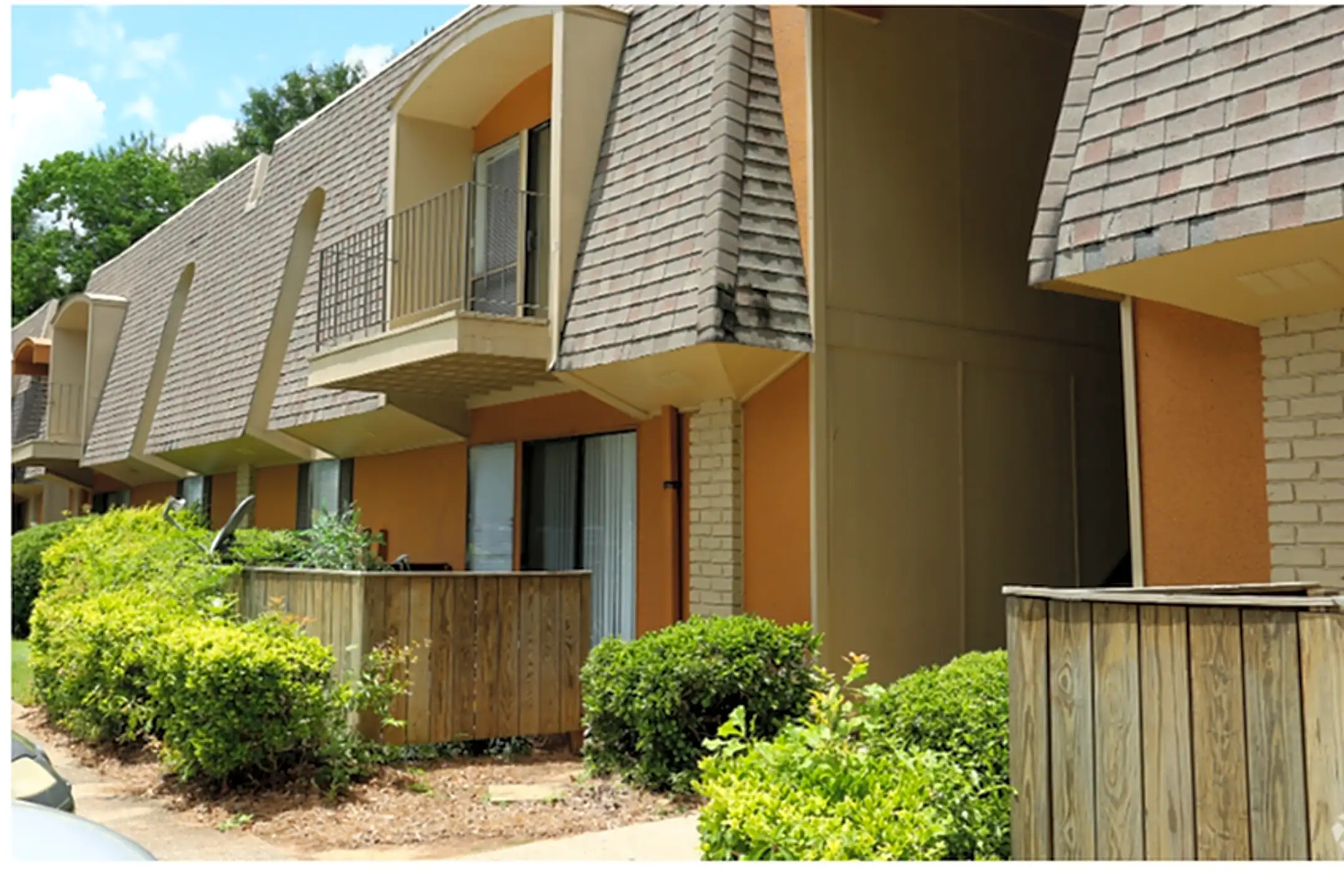 Greentree Apartments 6200 Airport Blvd Mobile, AL Apartments for