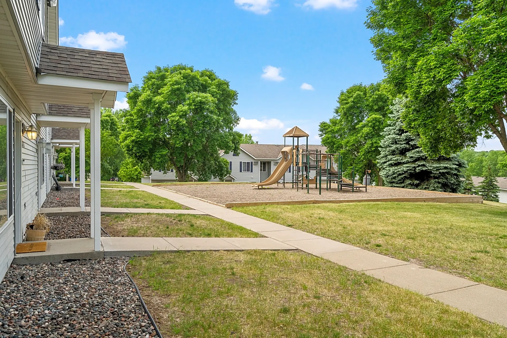 Silvan Townhomes 6876 Vicksburg Ln N Maple Grove, MN Townhomes for